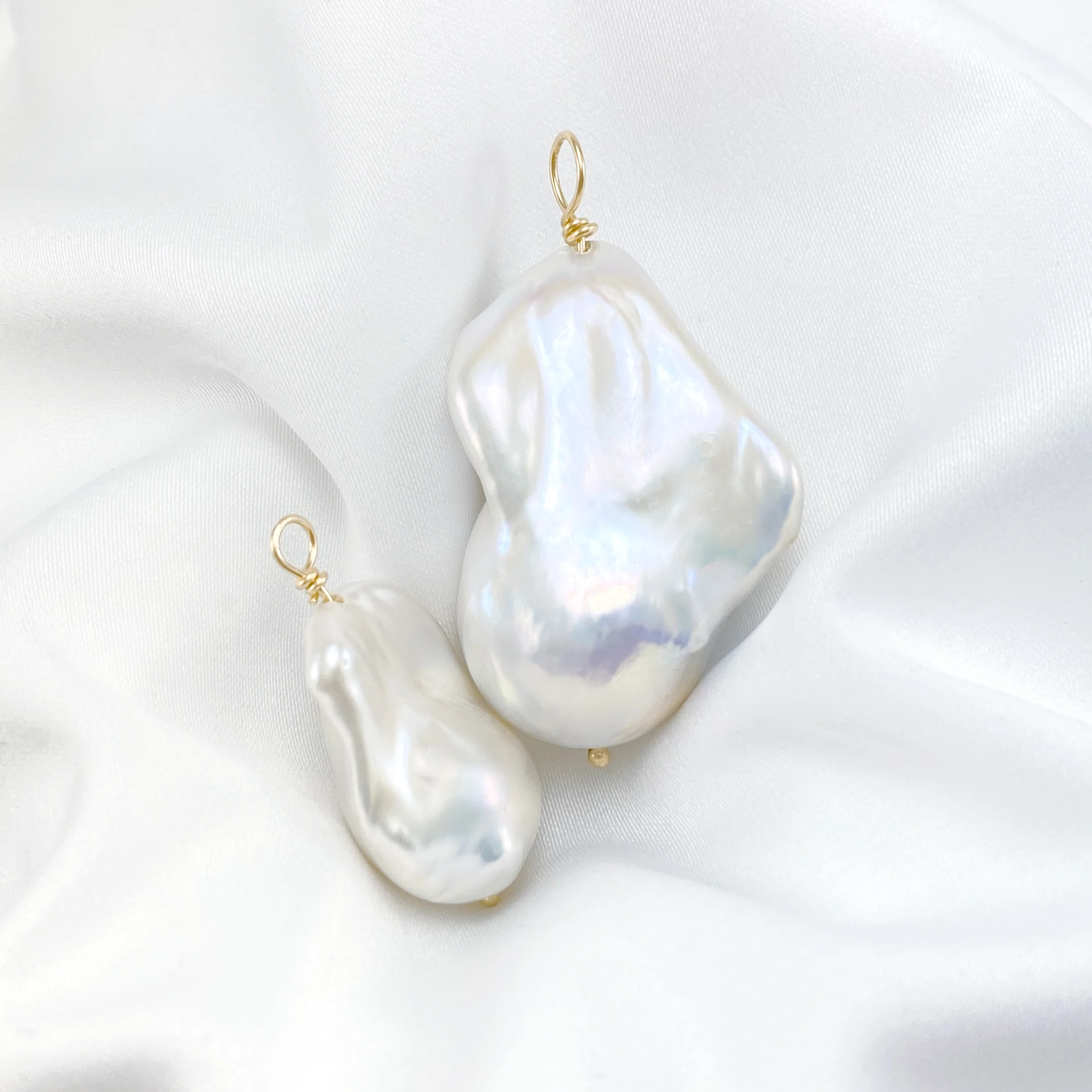 Baroque Pearl Pendant Large - Image 3