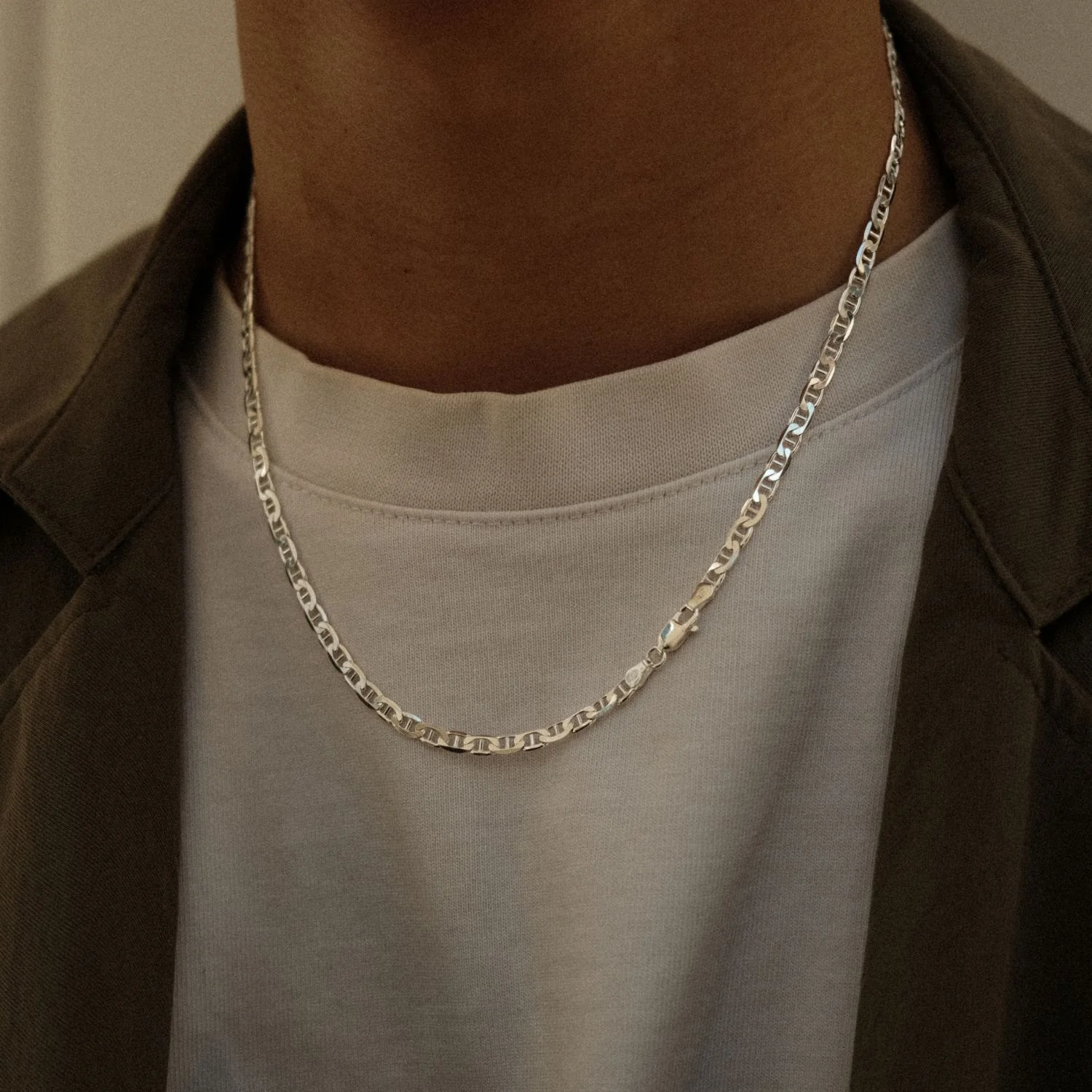 Bold Anchor Chain Necklace Silver - Image 3