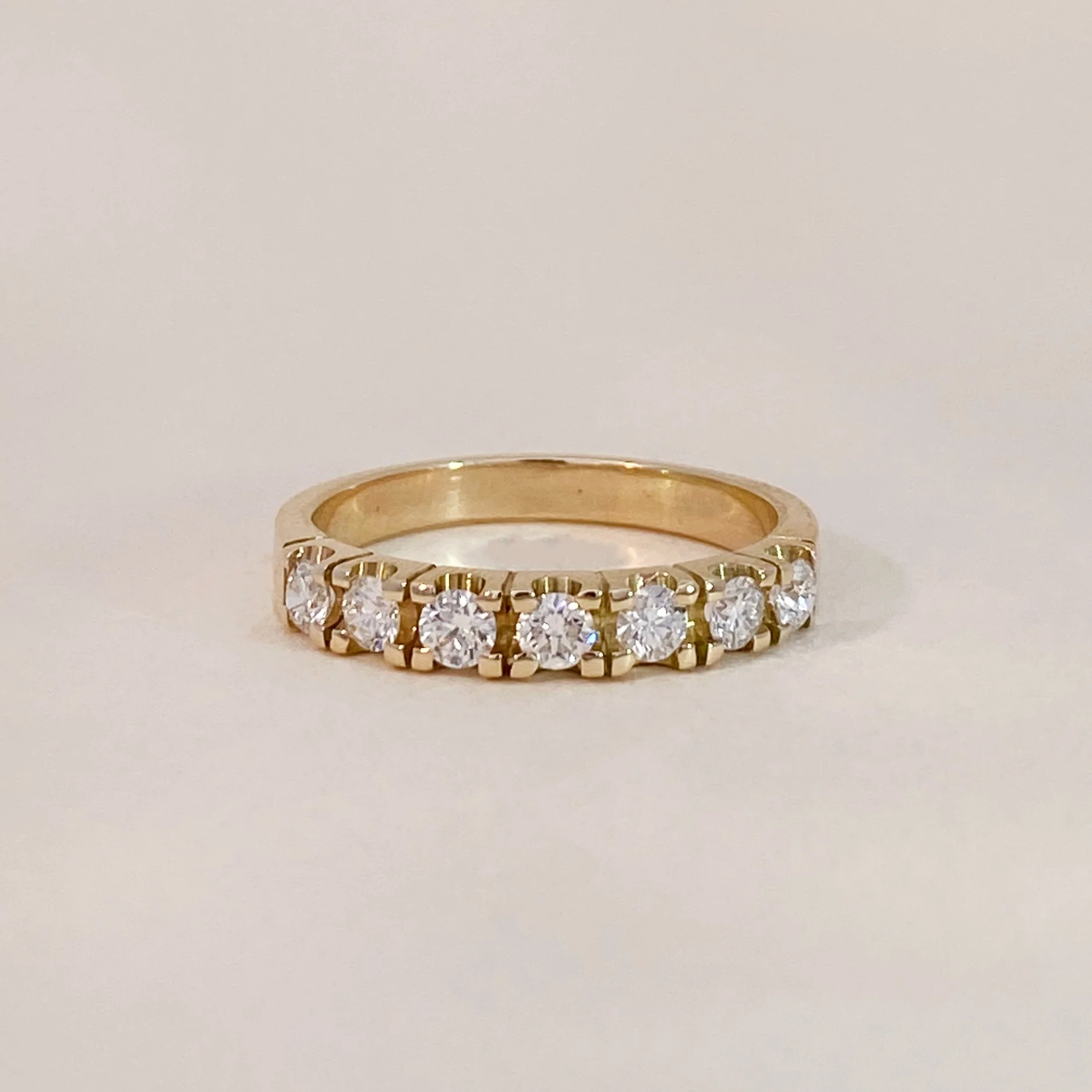 Bold Oro Diamond Row Ring