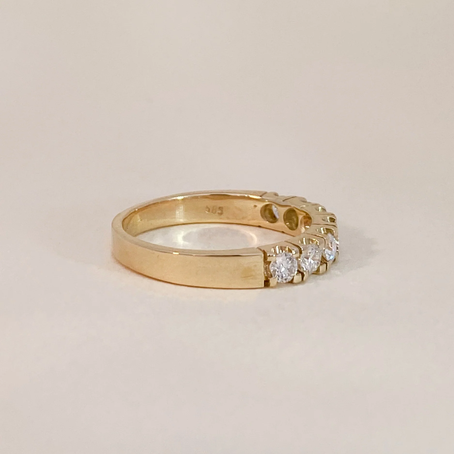 Bold Oro Diamond Row Ring - Image 3