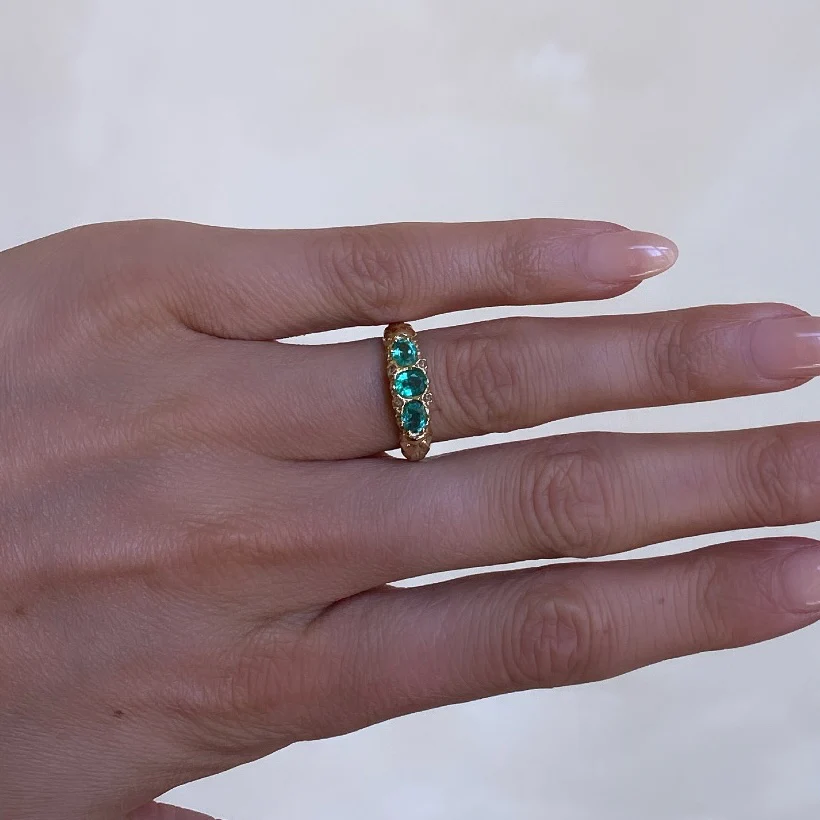 Bright Emerald Trio Ring - Image 4