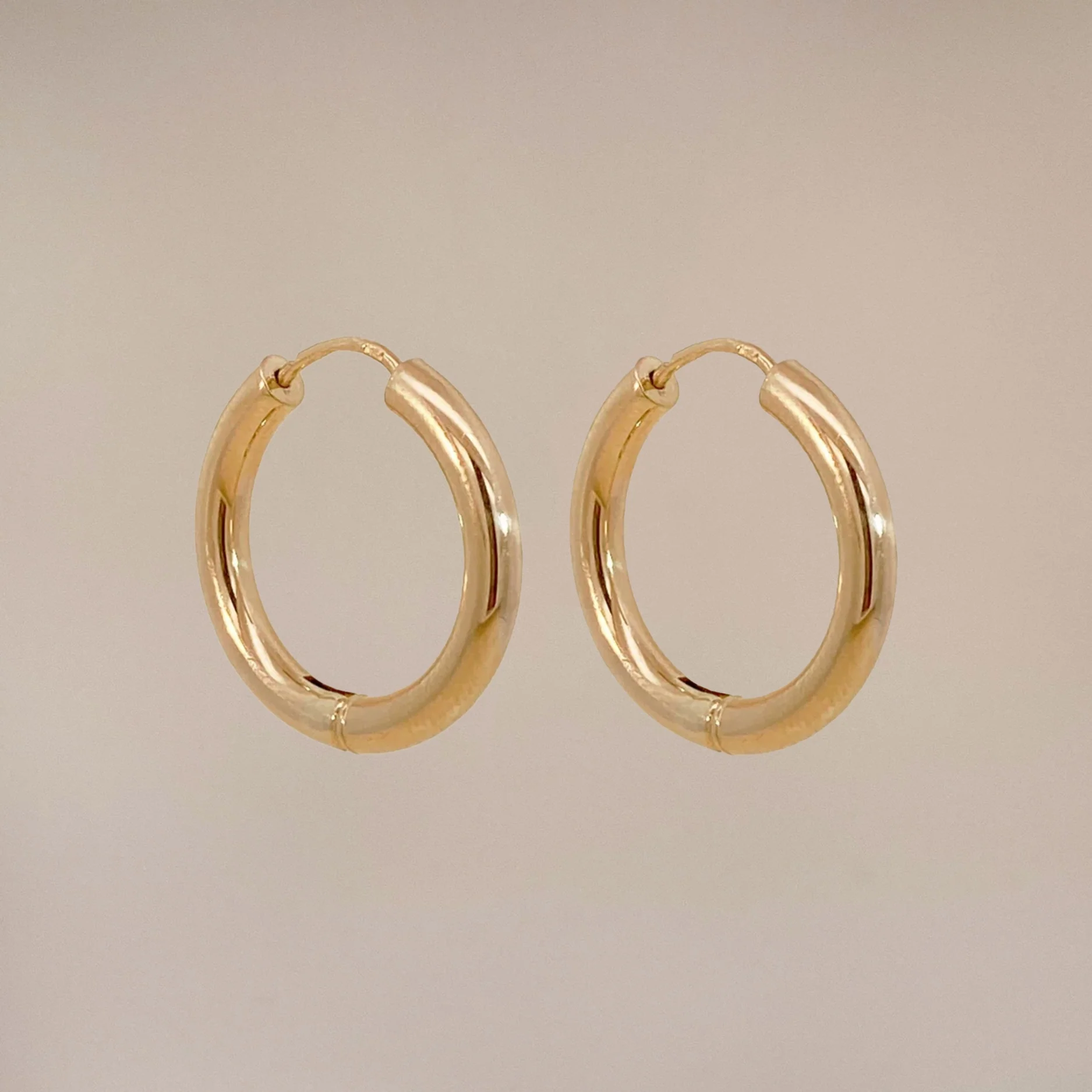 Classic Hoops Medium