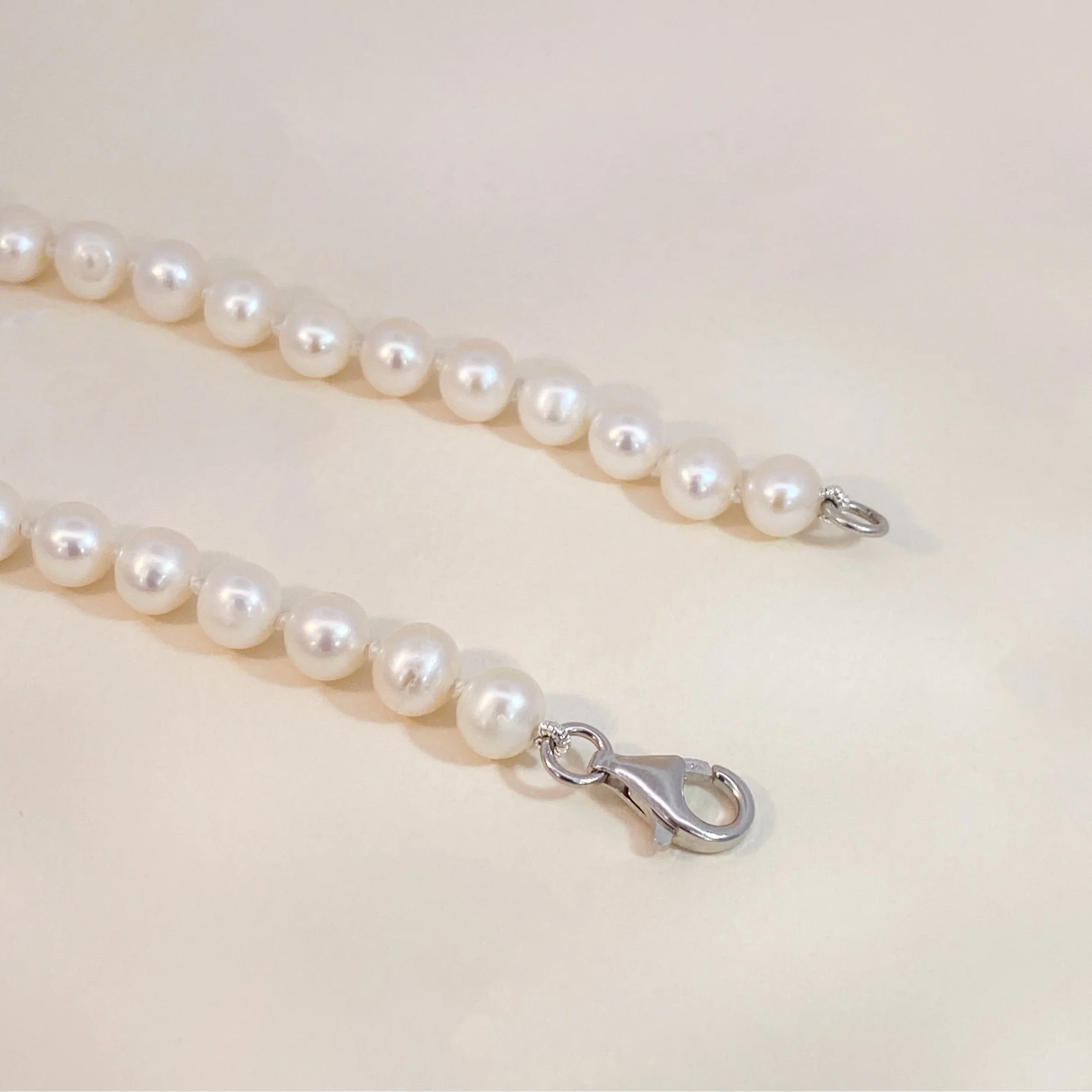 Classic Pearl Necklace - Image 5