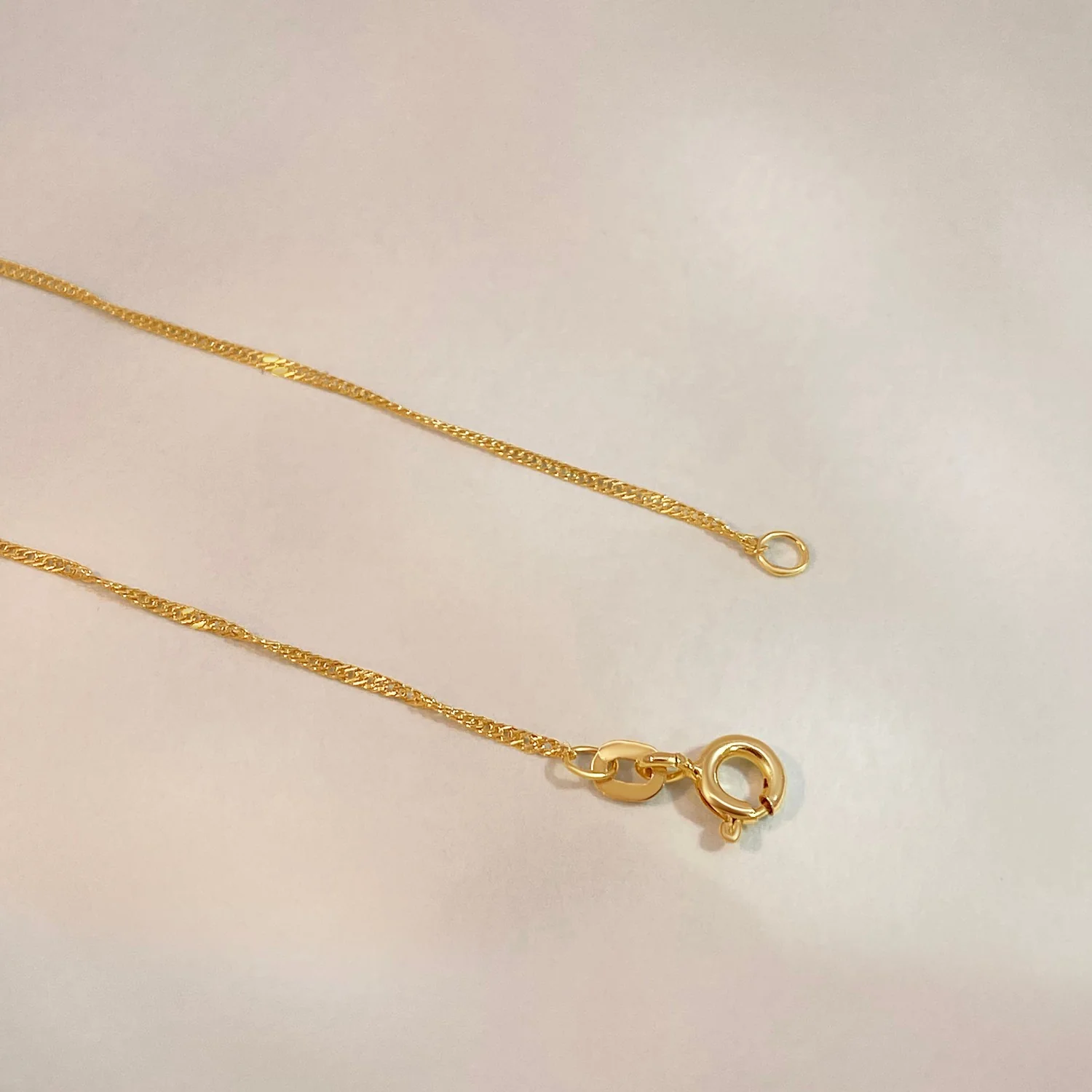 Delicate Twist Necklace - Image 3