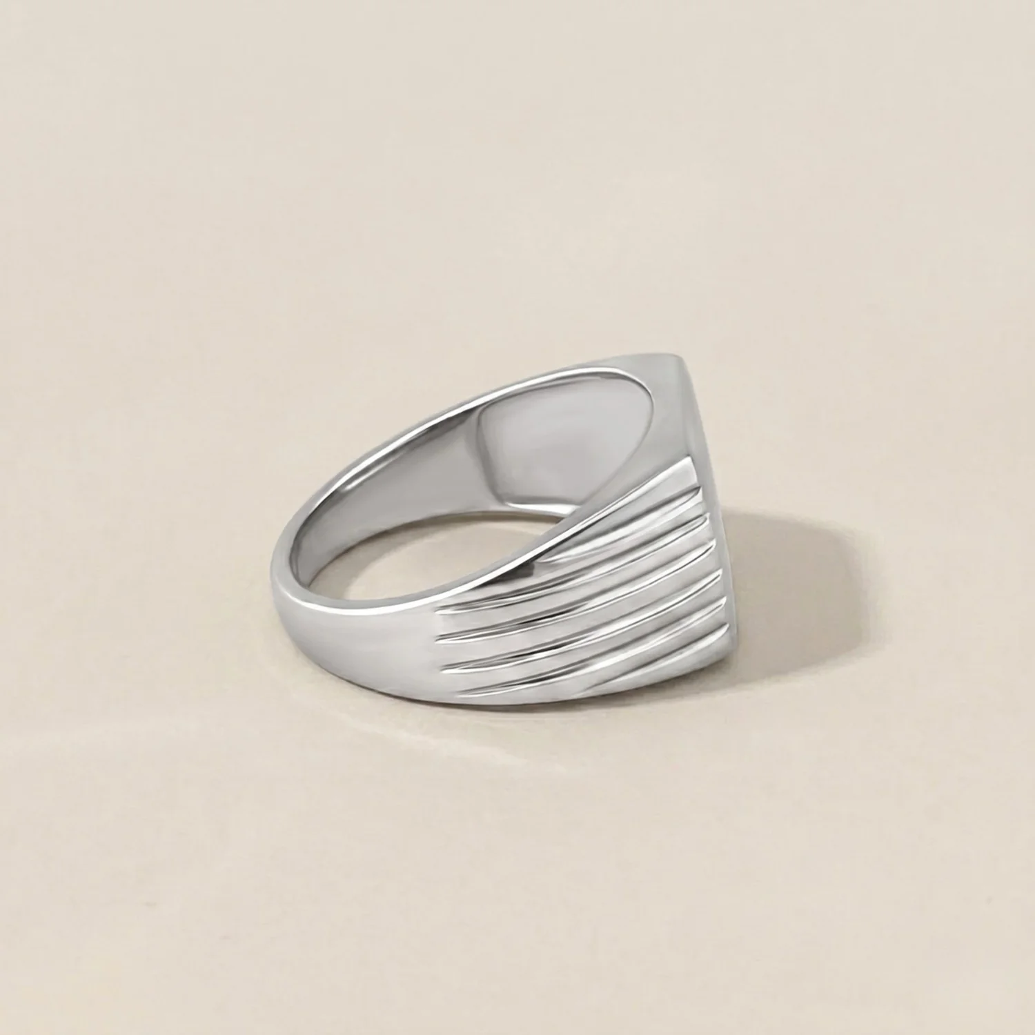 Detailed Signet Ring Silver - Image 4