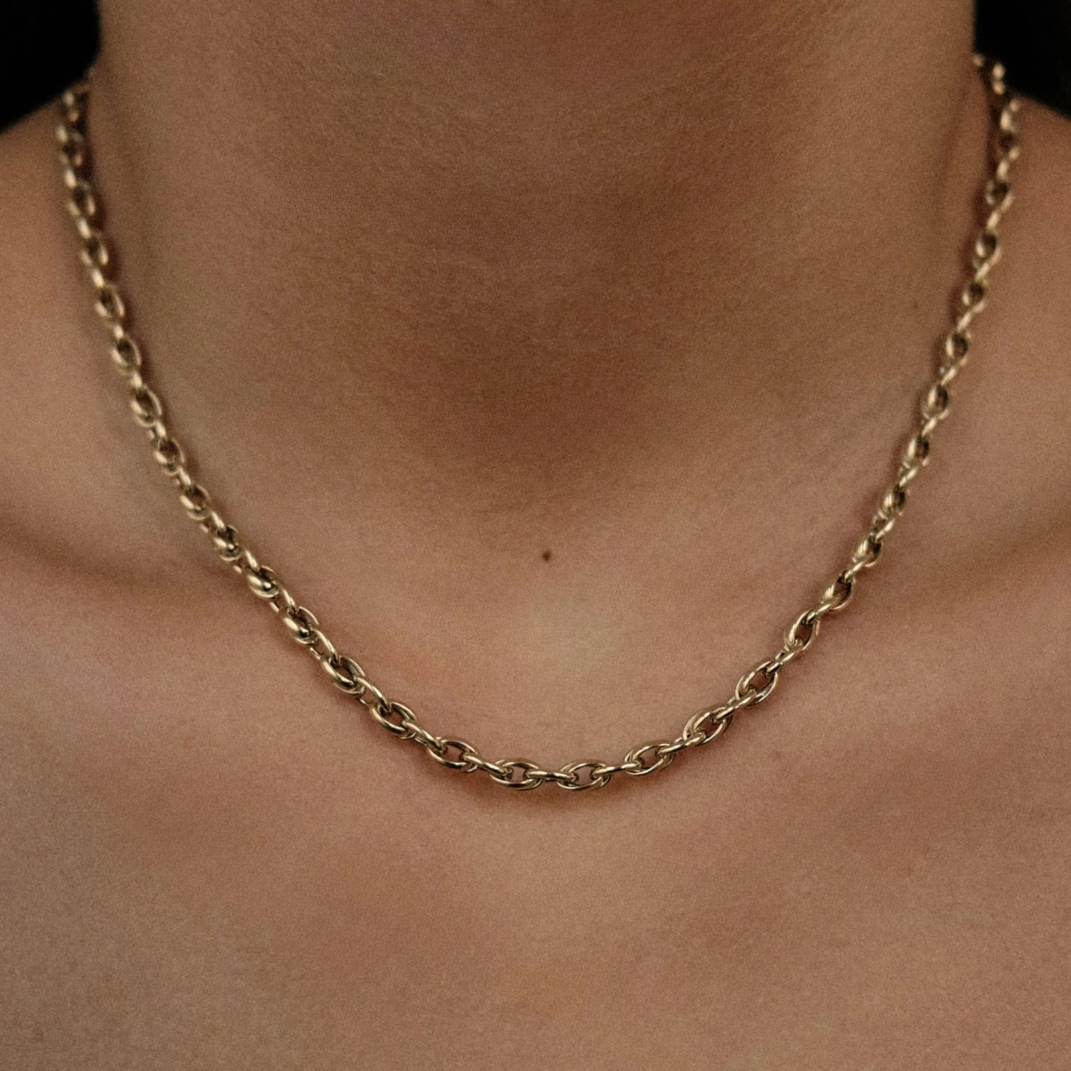 Elegant Chain Necklace - Image 2
