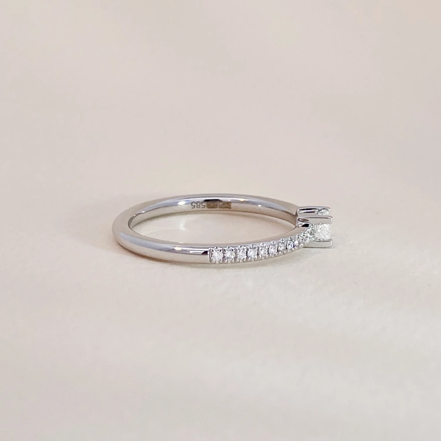 Emerald-Cut Diamonds Ring White Gold - Image 3