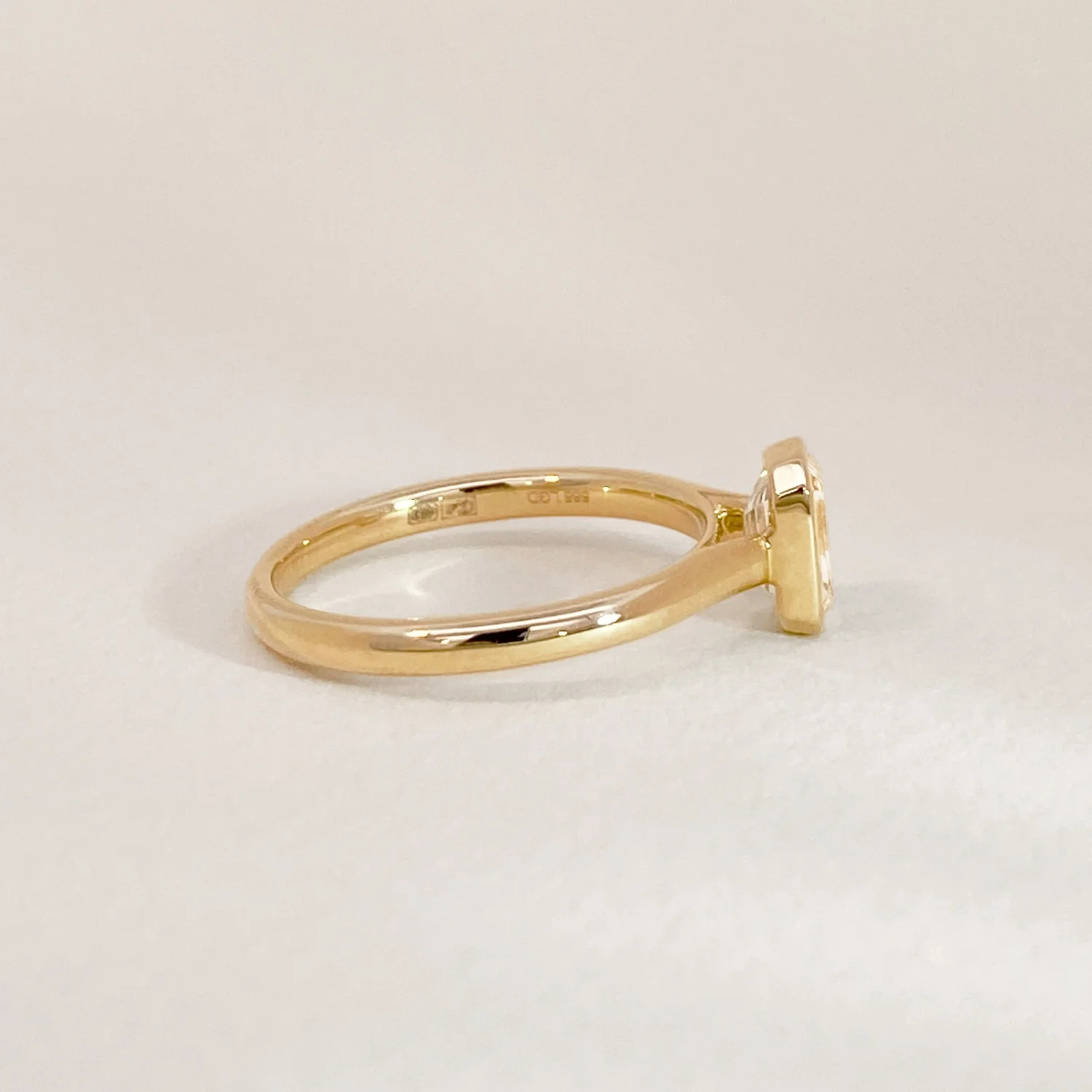 Elegant Diamond Bezel Ring - Image 3