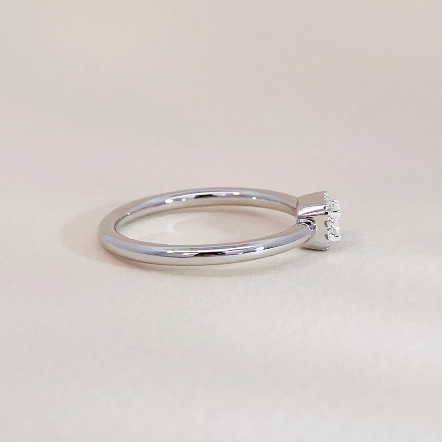 Emerald Diamond Halo Ring White Gold - Image 3