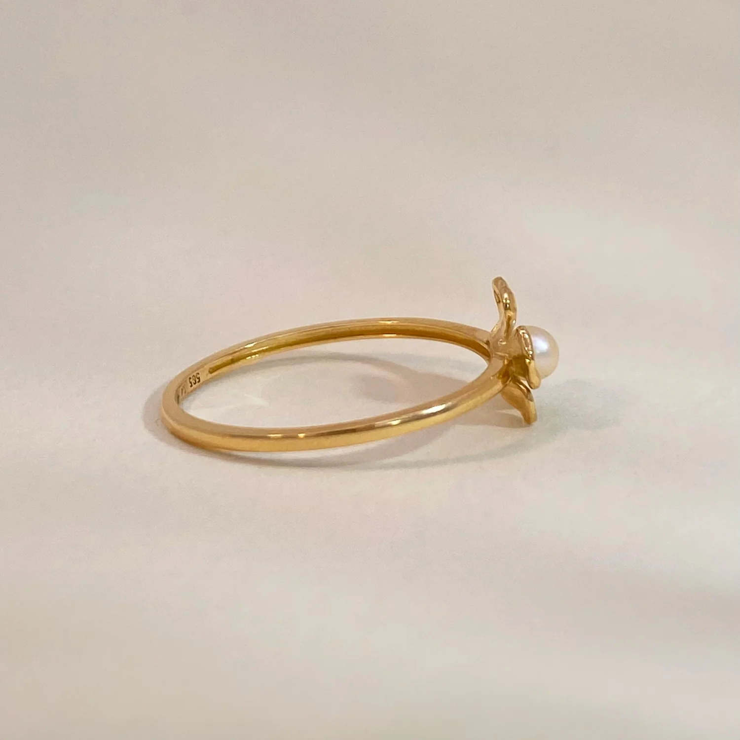 Floral Pearl Ring - Image 3