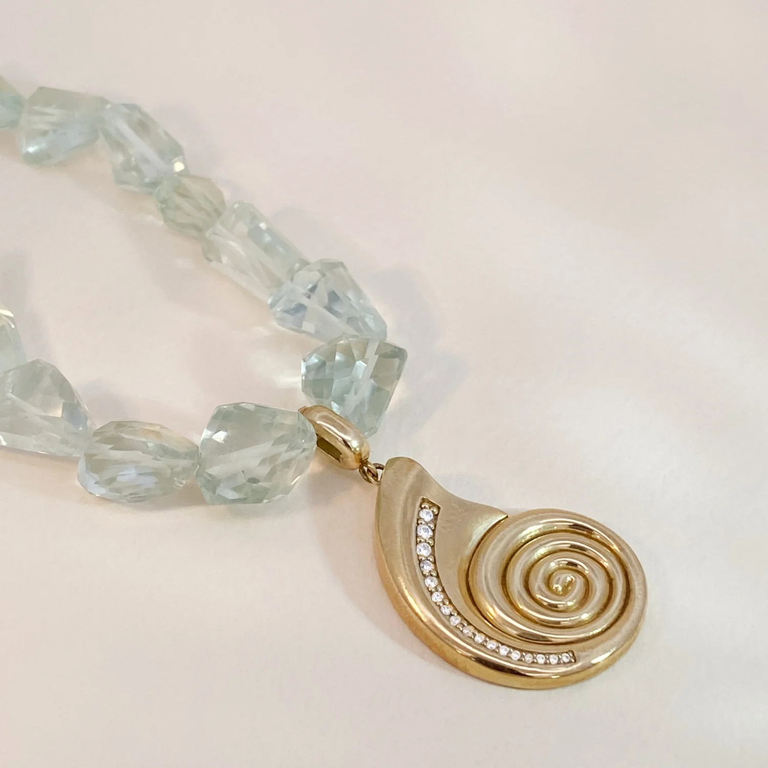 Oro Nautilus Shell Pendant - Image 10