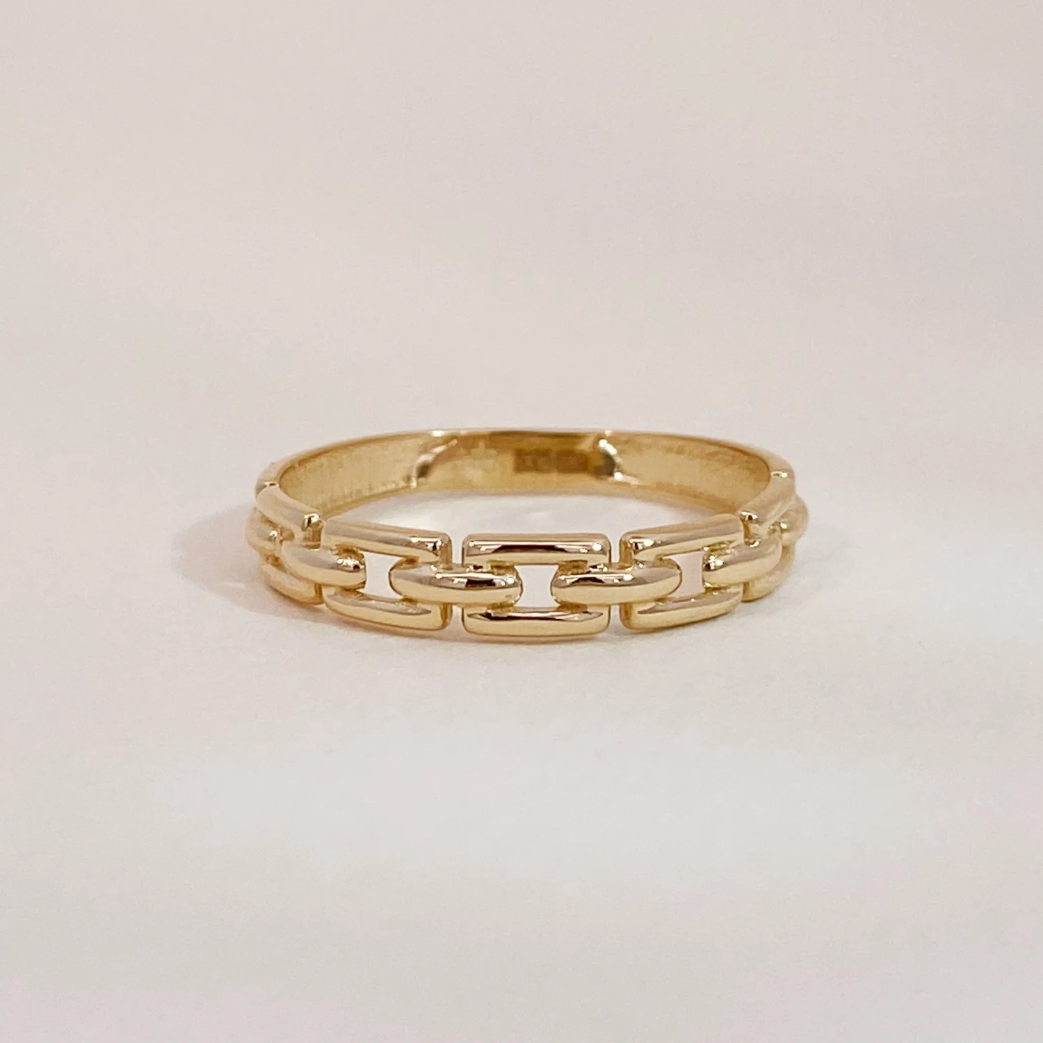Elegant Chain Ring