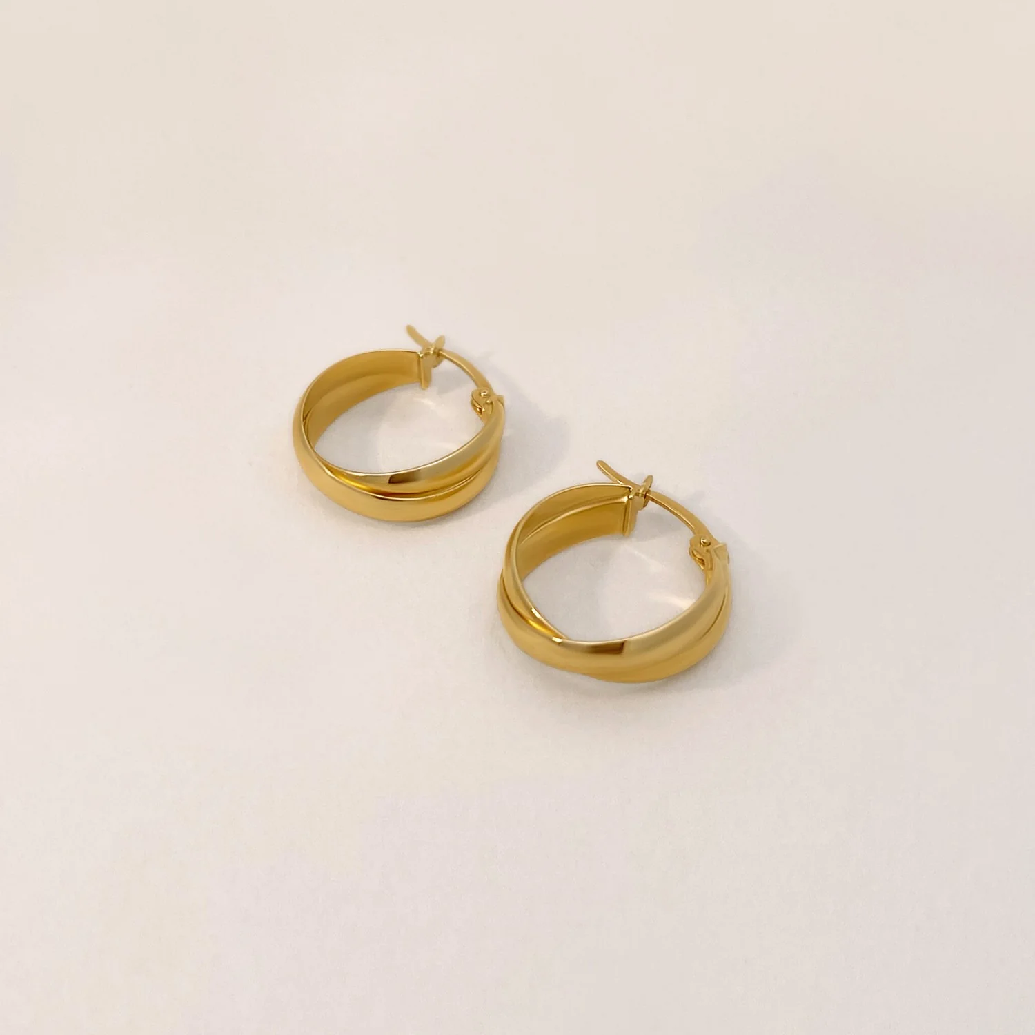 Intertwined Hoops - Image 4