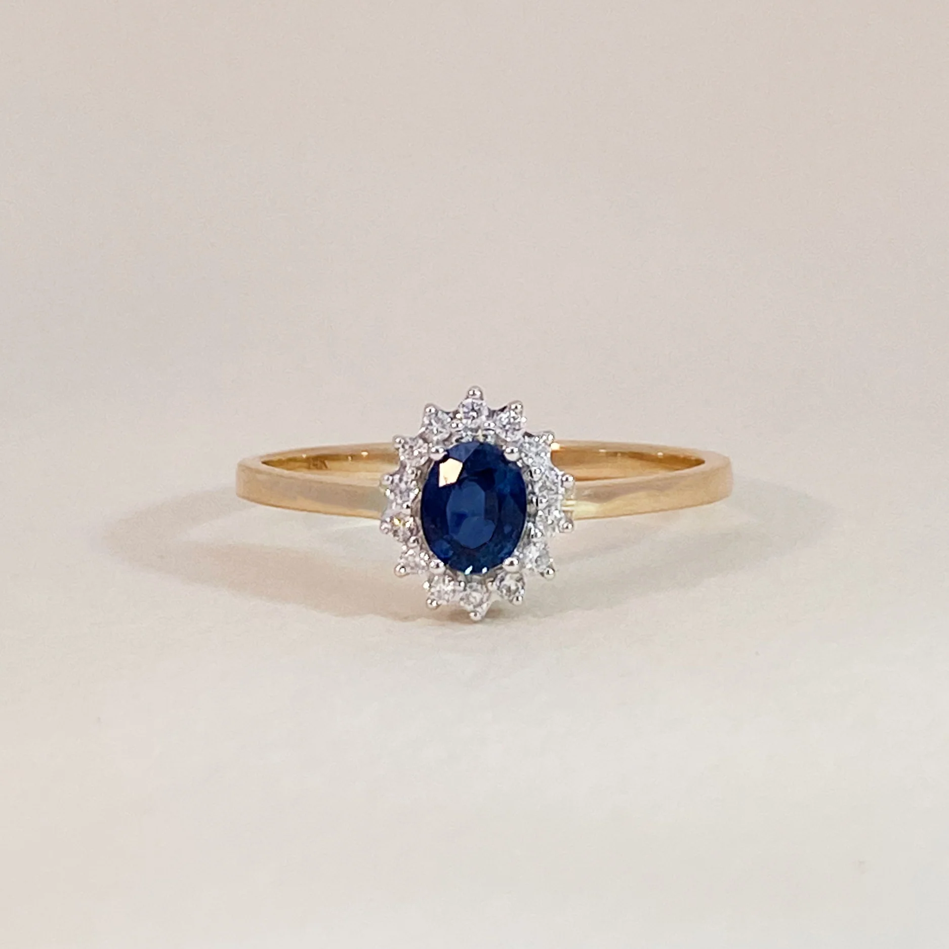 Medium Lady Di Ring