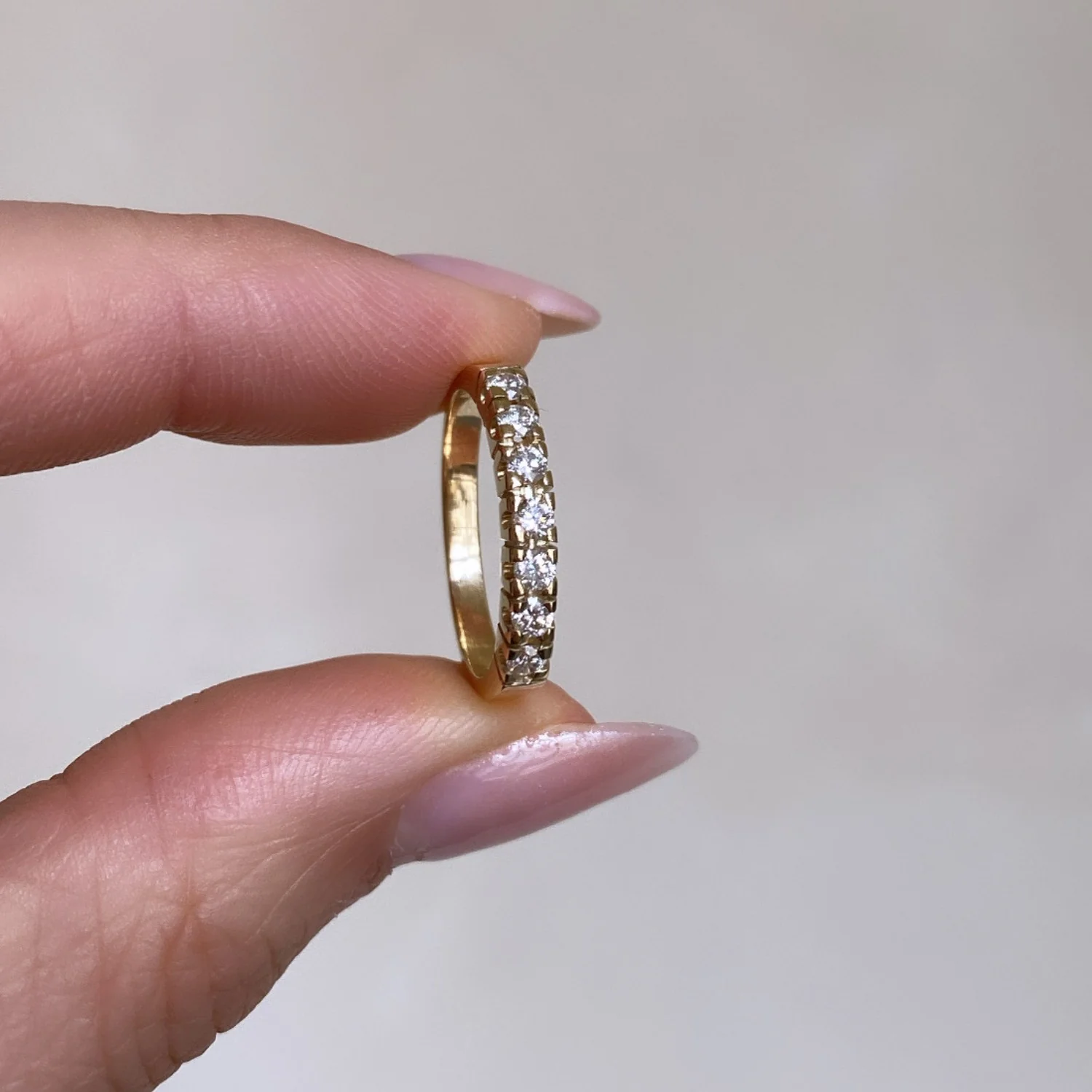 Classic Oro Diamond Row Ring - Image 6
