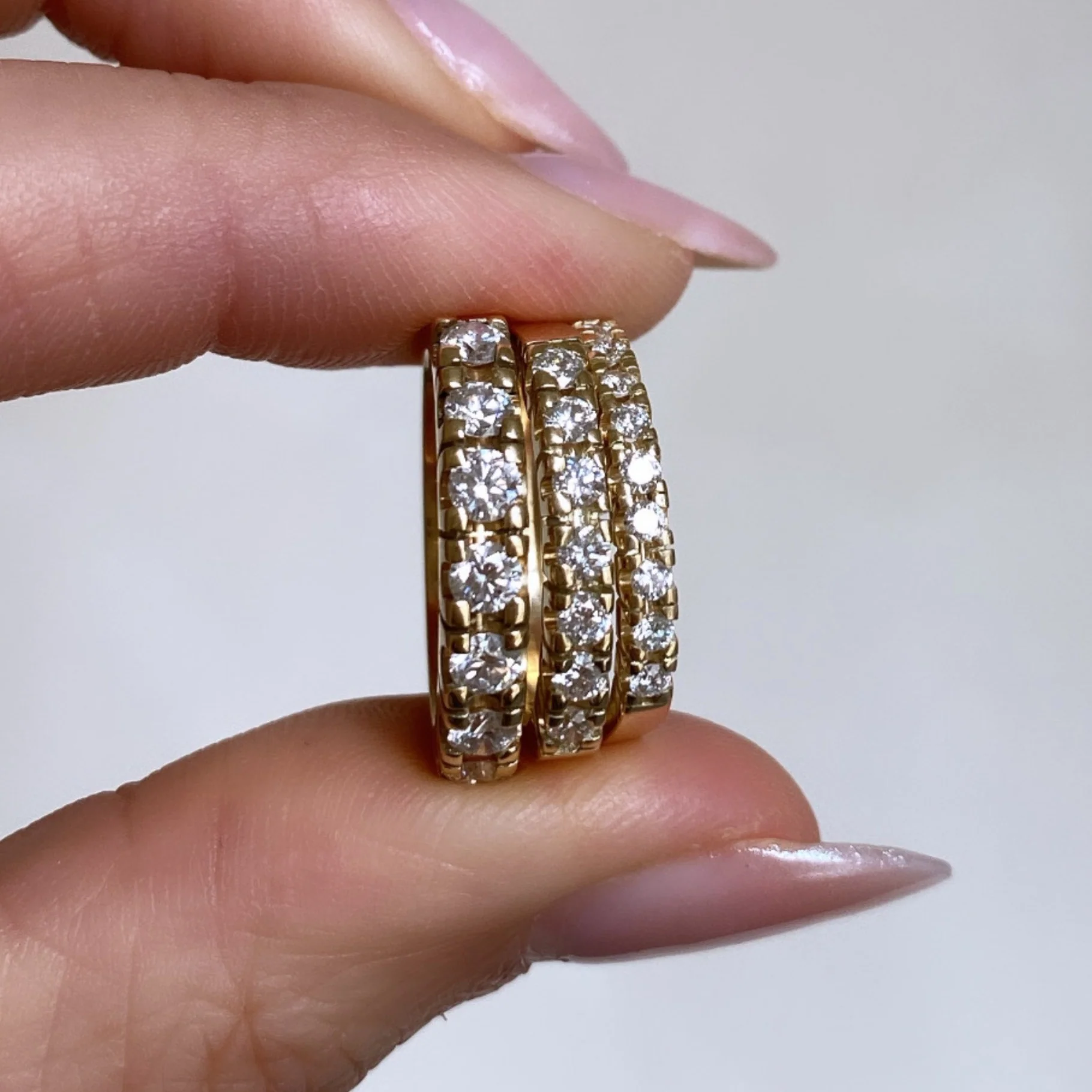 Classic Oro Diamond Row Ring - Image 9