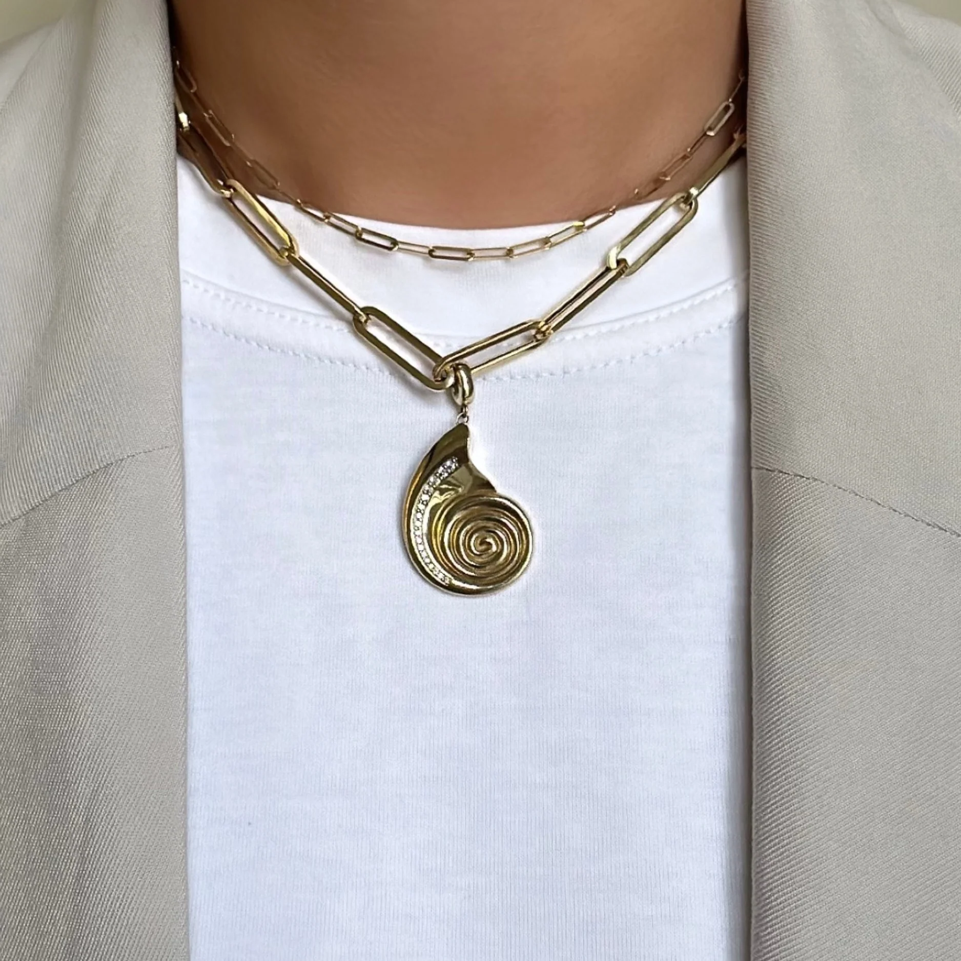 Oro Nautilus Shell Pendant - Image 7