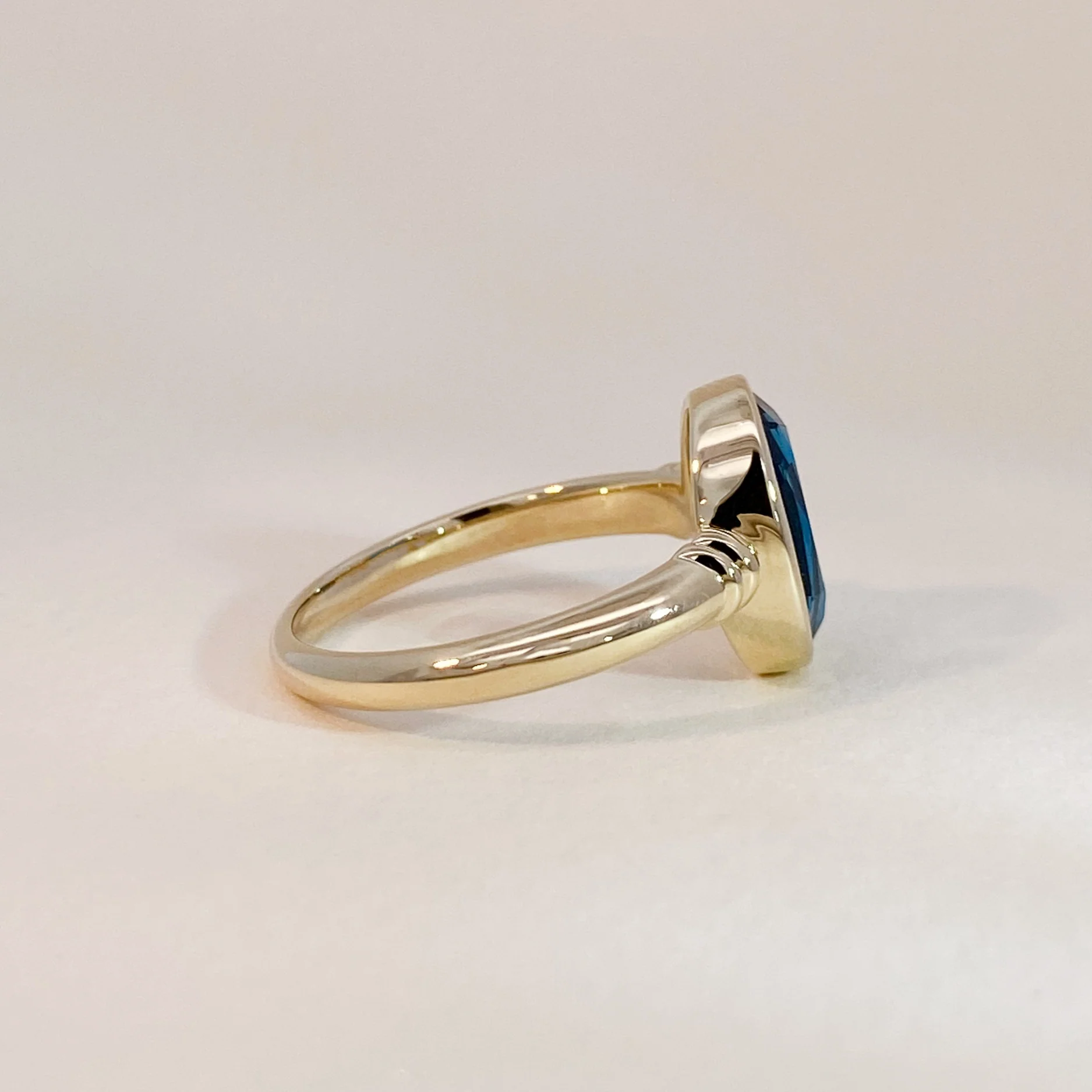 Blue Topaz Ring - Image 3