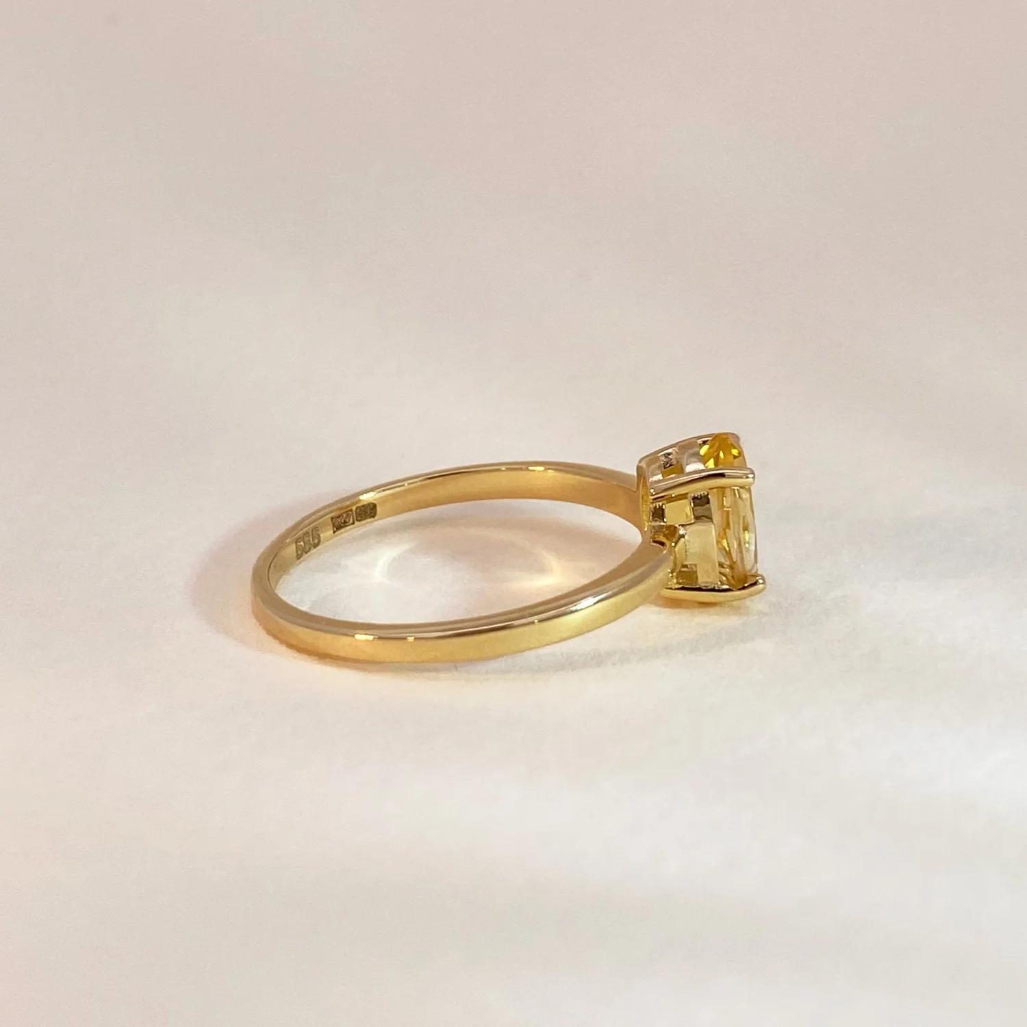 Oval Citrine Ring - Image 3
