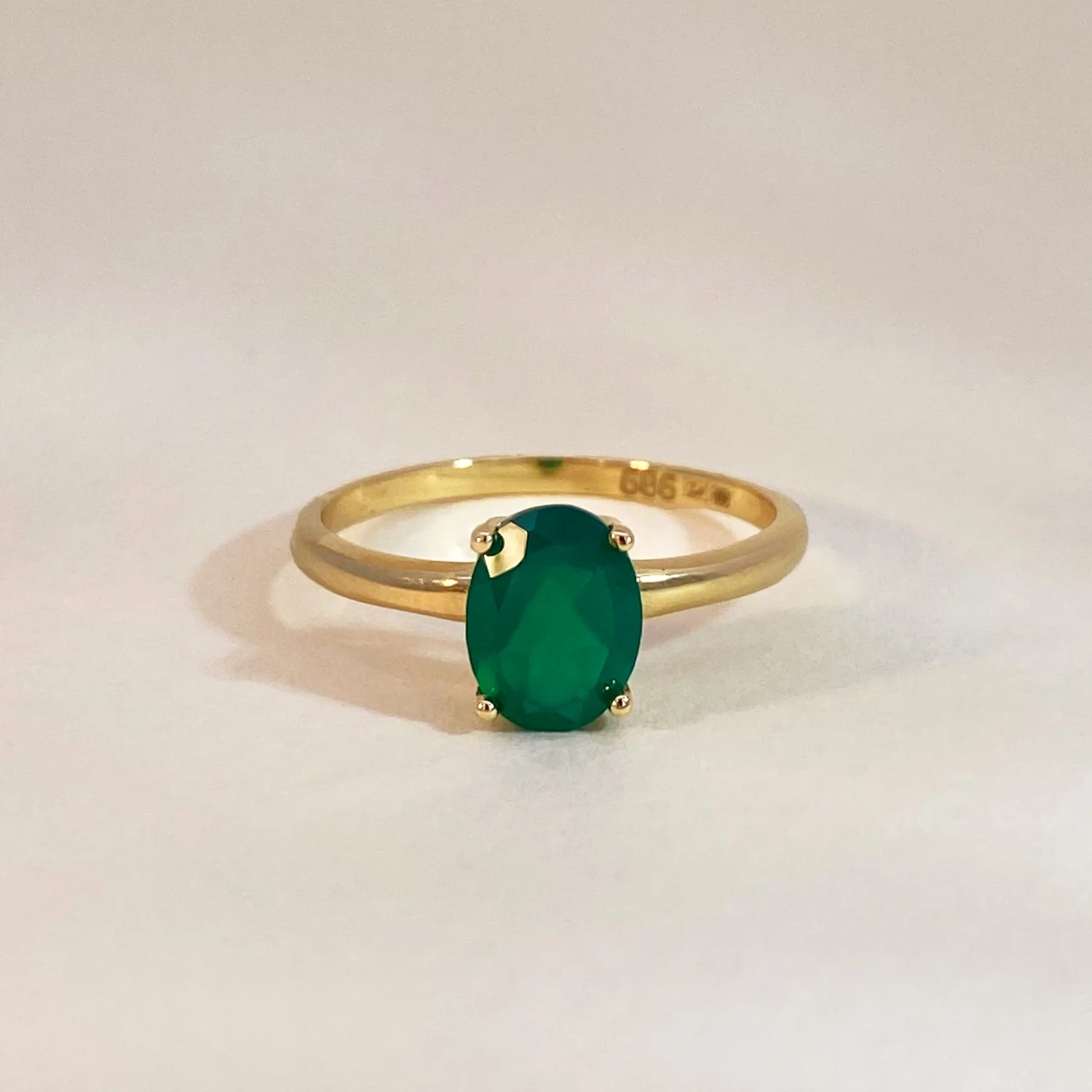 Oval Green Agate Ring