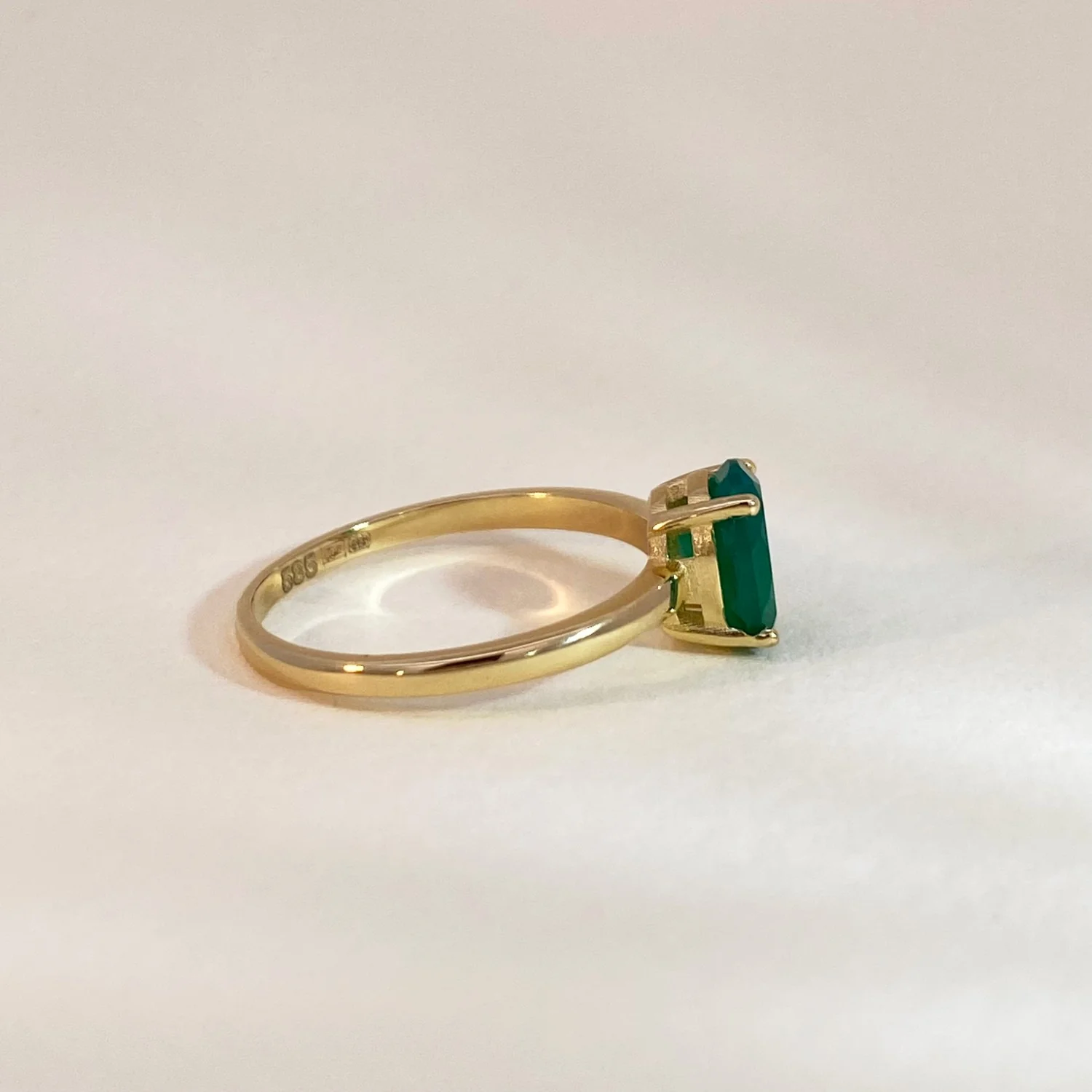 Oval Green Agate Ring - Image 3