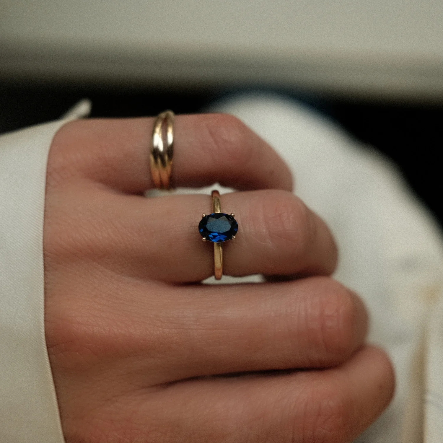 Oval Sapphire Ring - Image 2