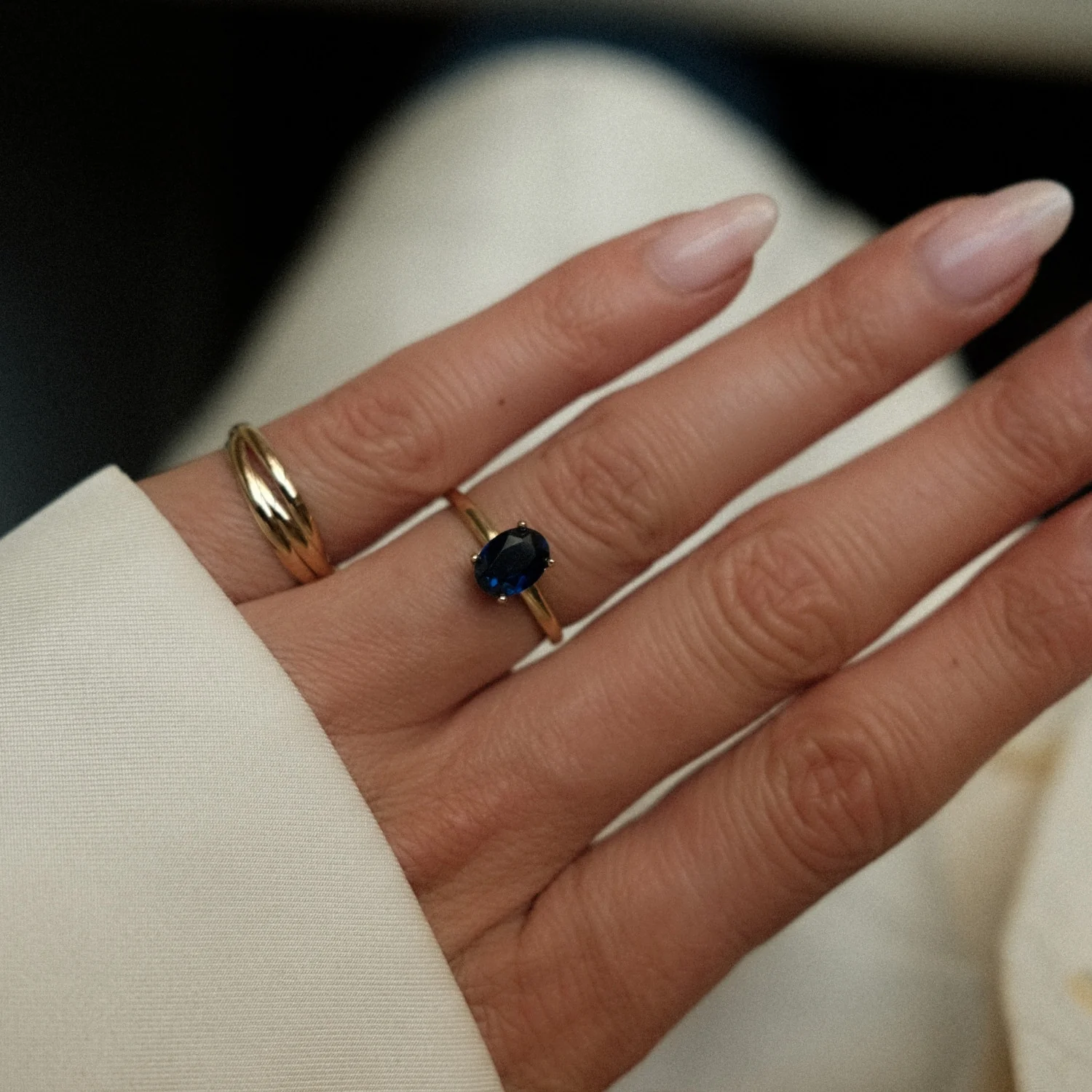 Oval Sapphire Ring - Image 5