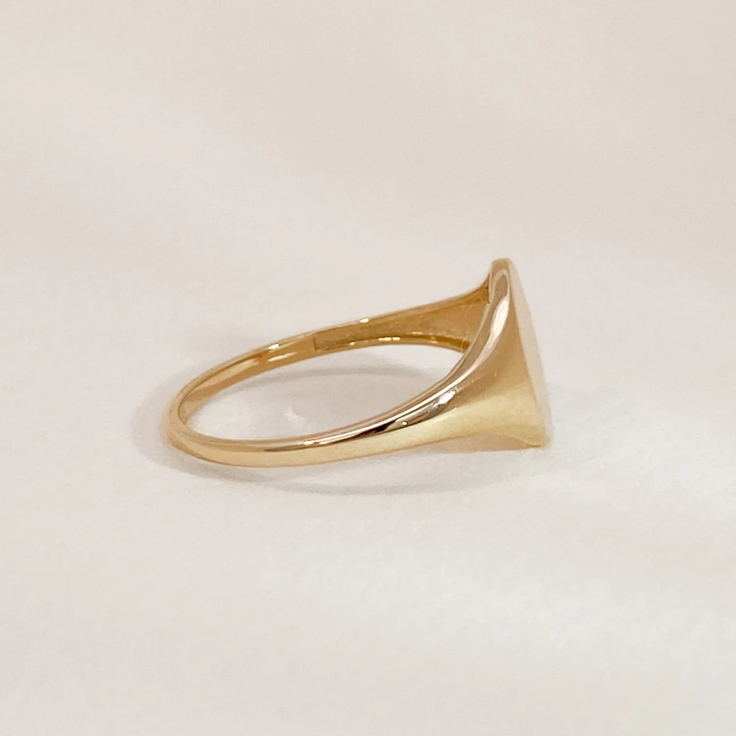 Oval Signet Ring - Image 3
