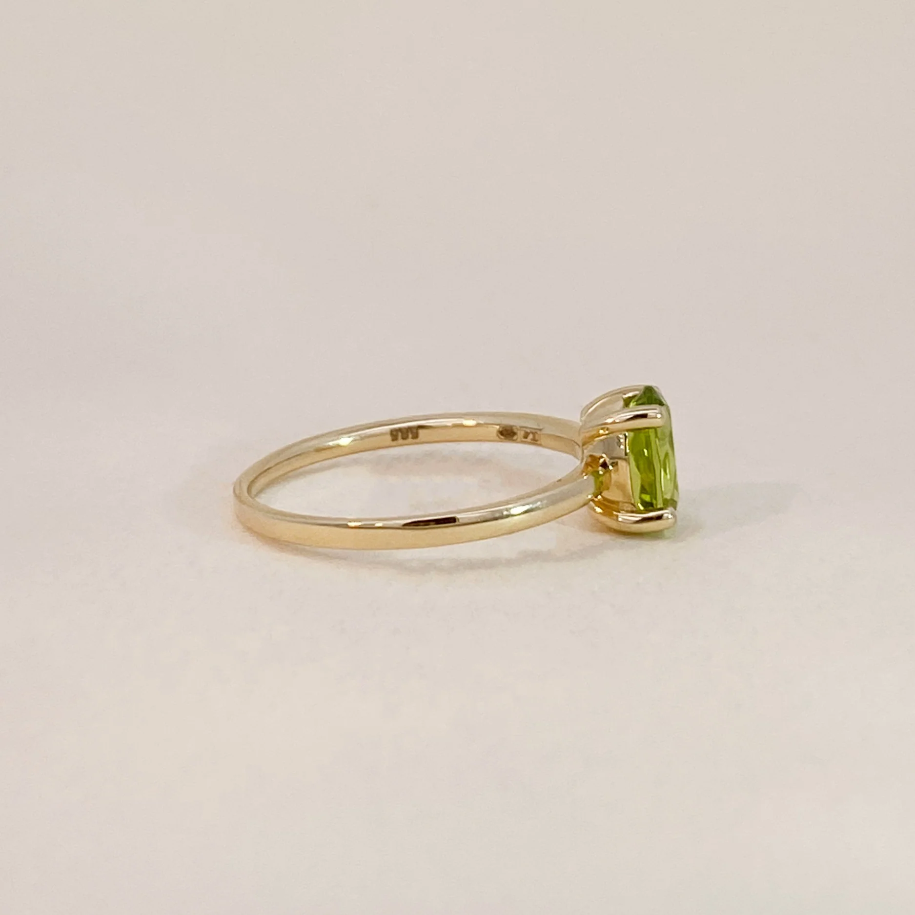 Peridot Oval Ring - Image 3