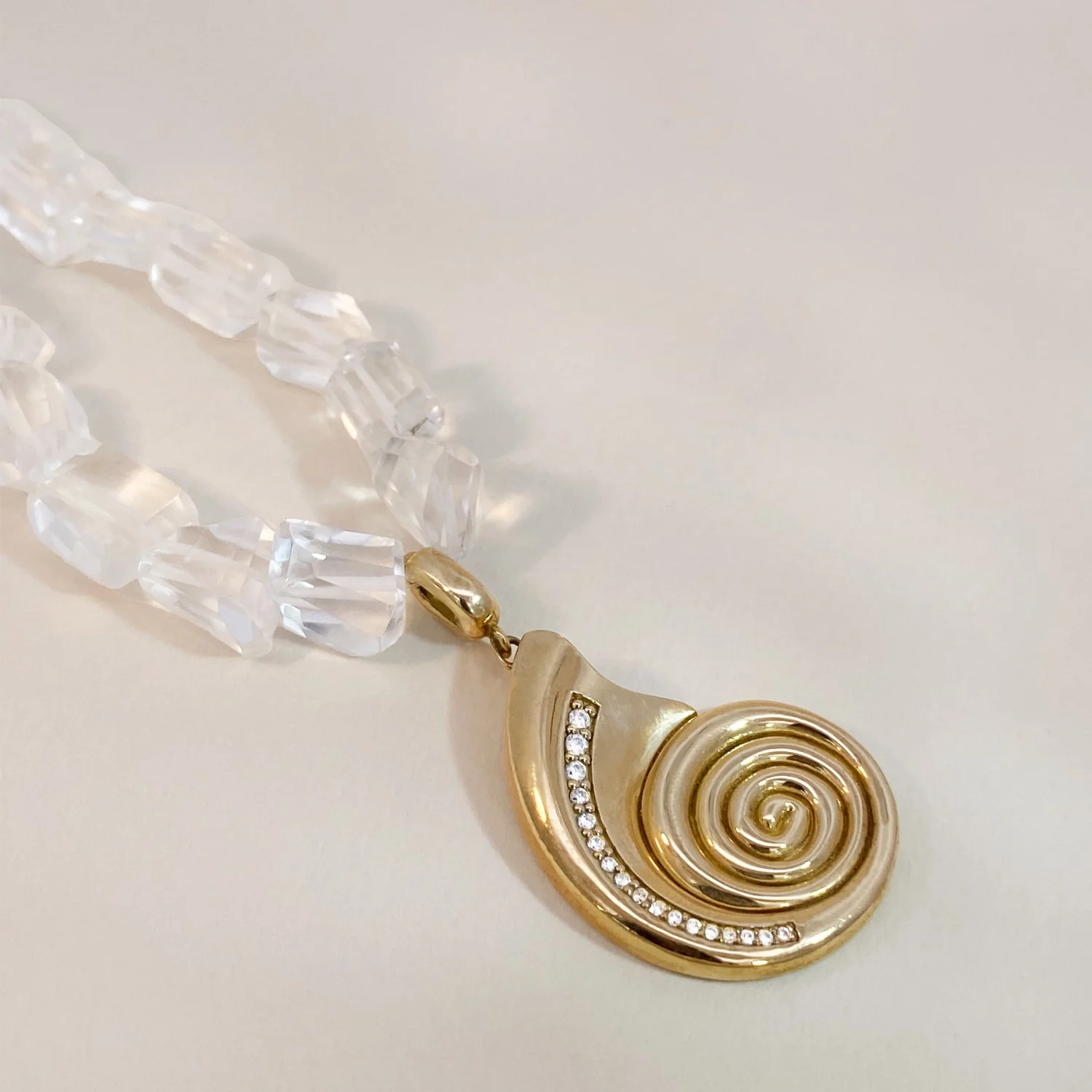 Oro Nautilus Shell Pendant - Image 9