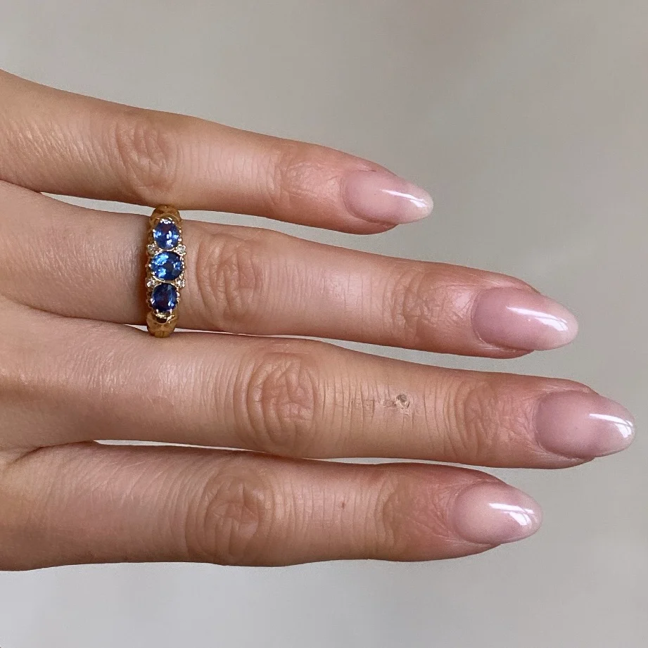 Royal Sapphire Trio Ring - Image 4