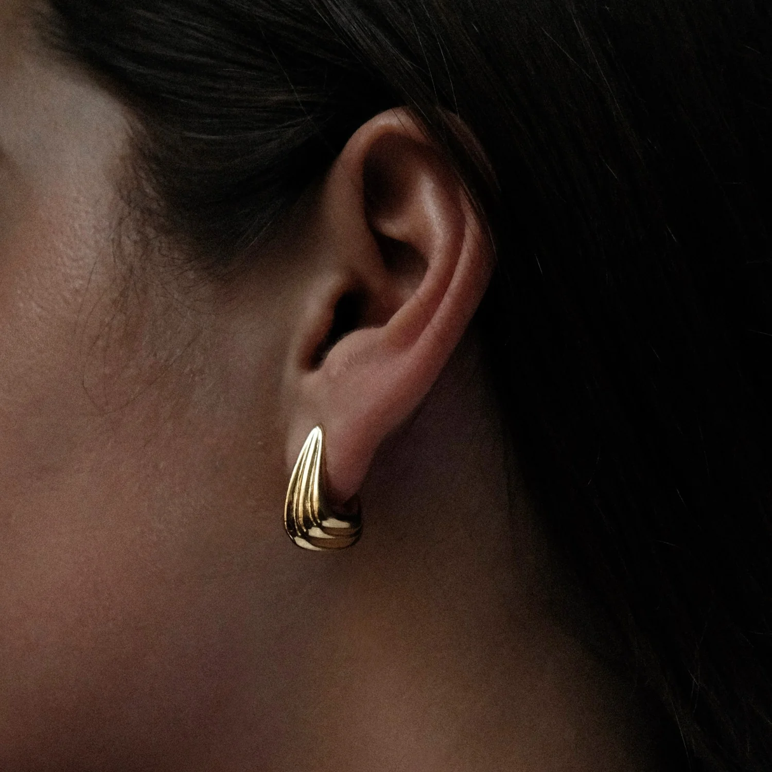 Sculpted Shell Earrings - Image 3