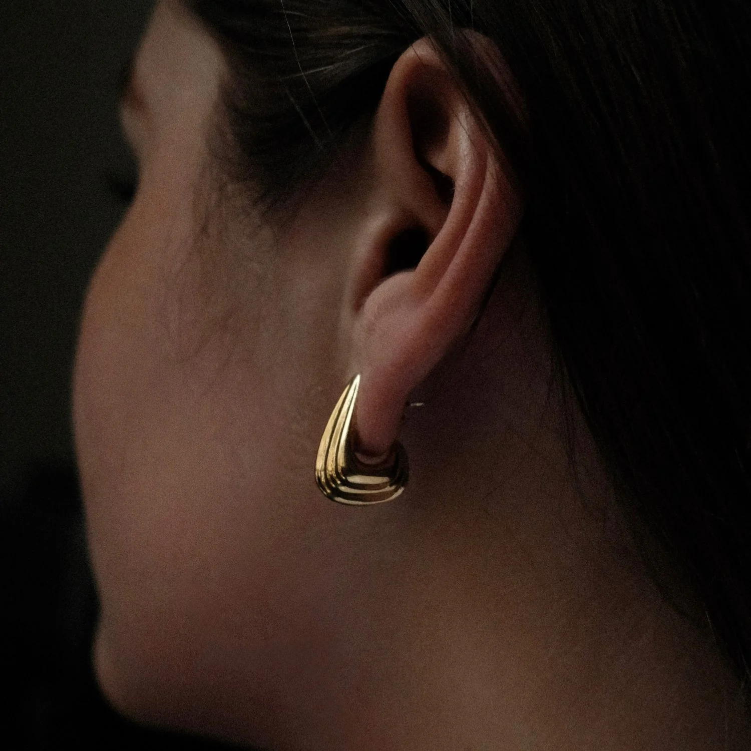 Sculpted Shell Earrings - Image 4