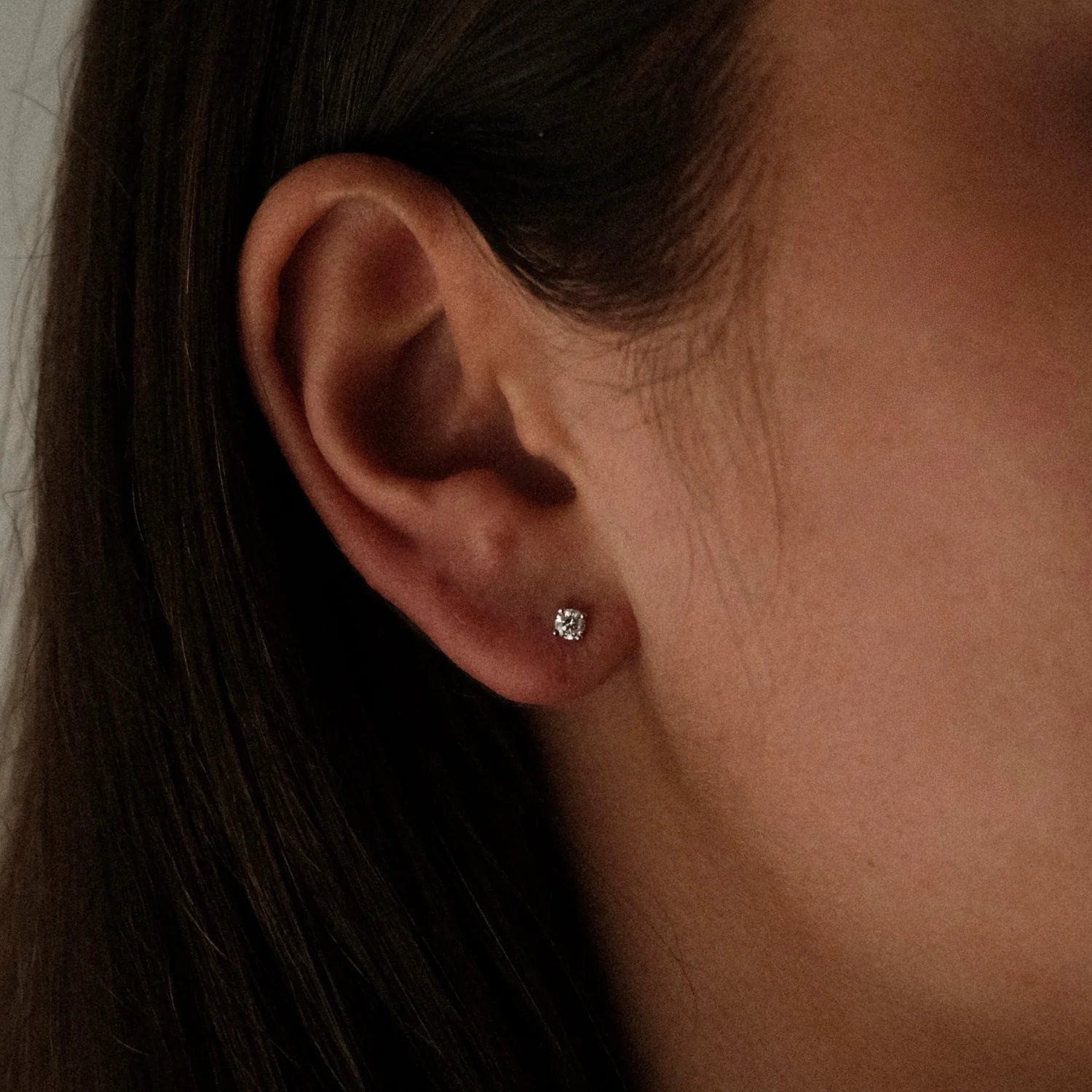 Signature Diamond Studs White Gold - Image 2