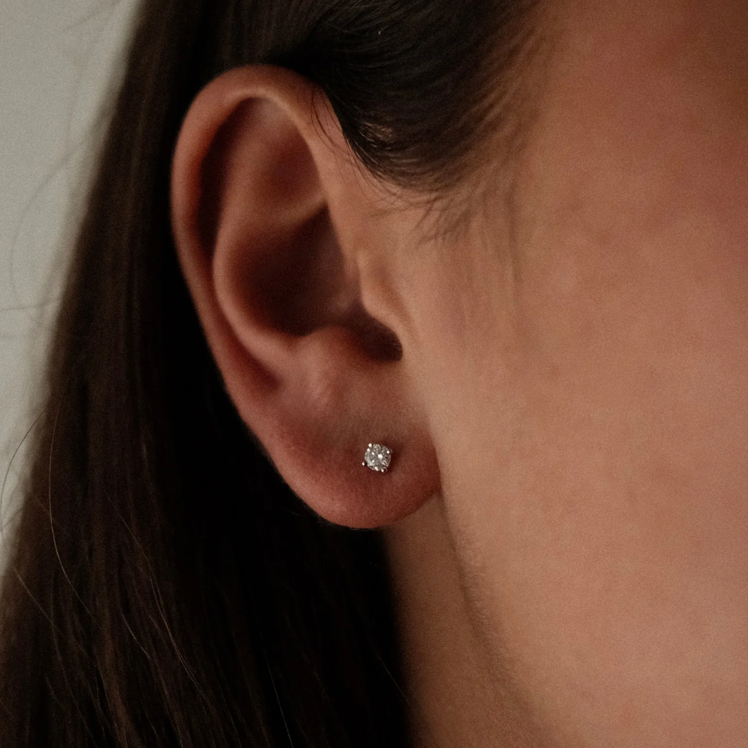 Signature Diamond Studs White Gold - Image 3