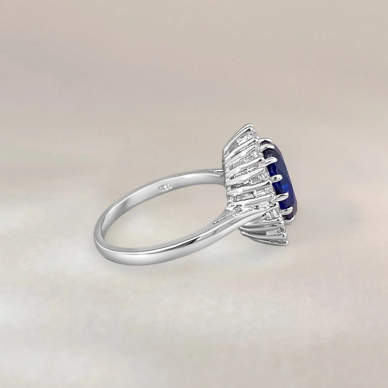 Silver Lady Di XXL Ring - Image 4