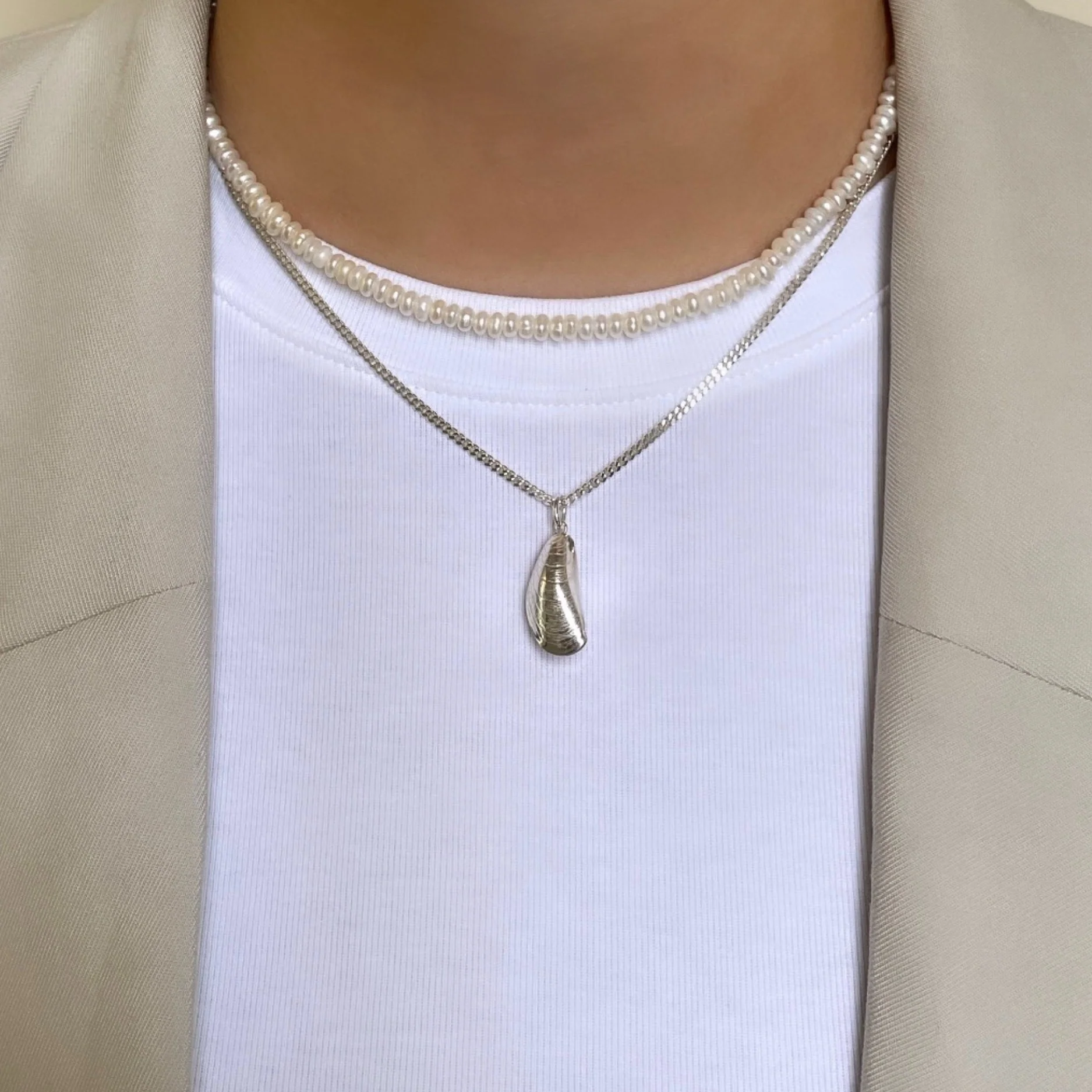 Silver Mussel Pendant - Image 2