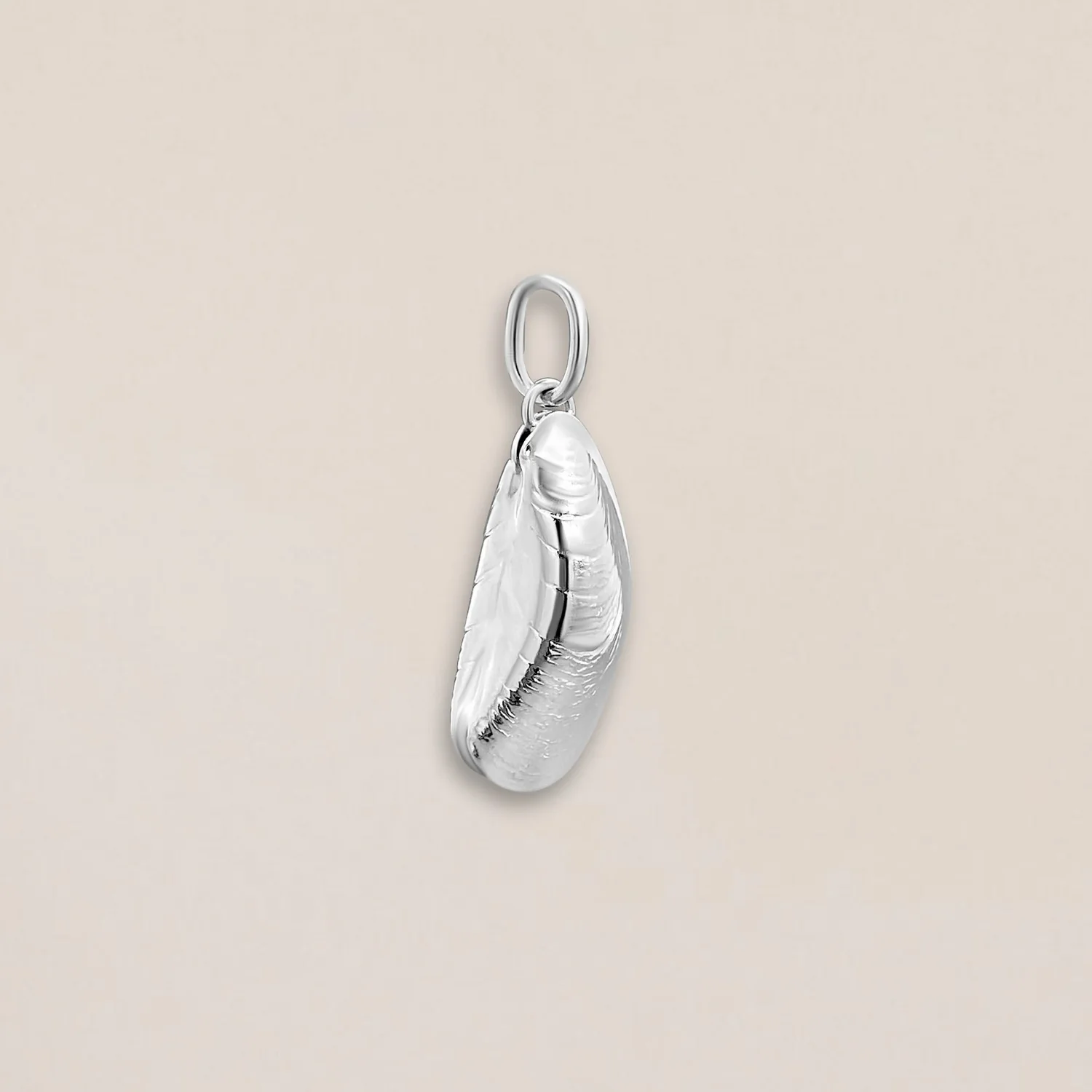 Silver Mussel Pendant - Image 4