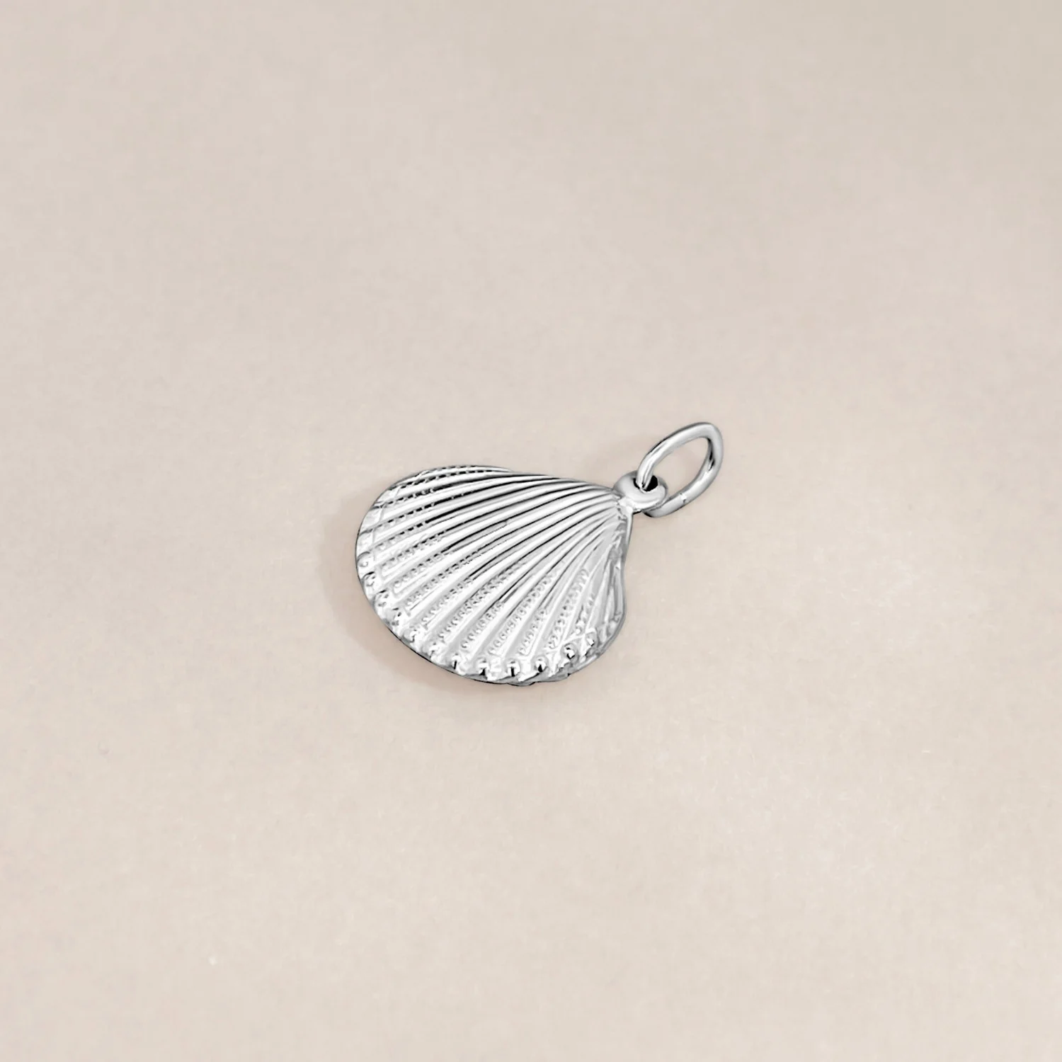 Silver Shell Pendant - Image 4