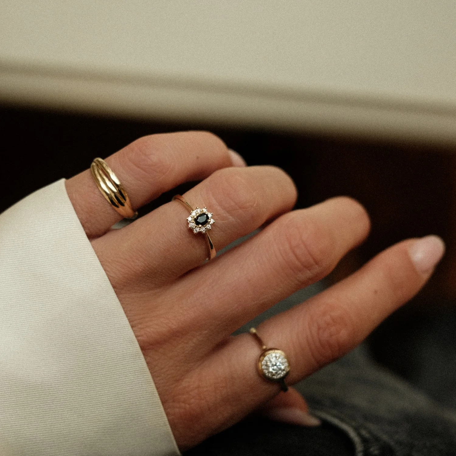 Small Lady Di Ring - Image 2