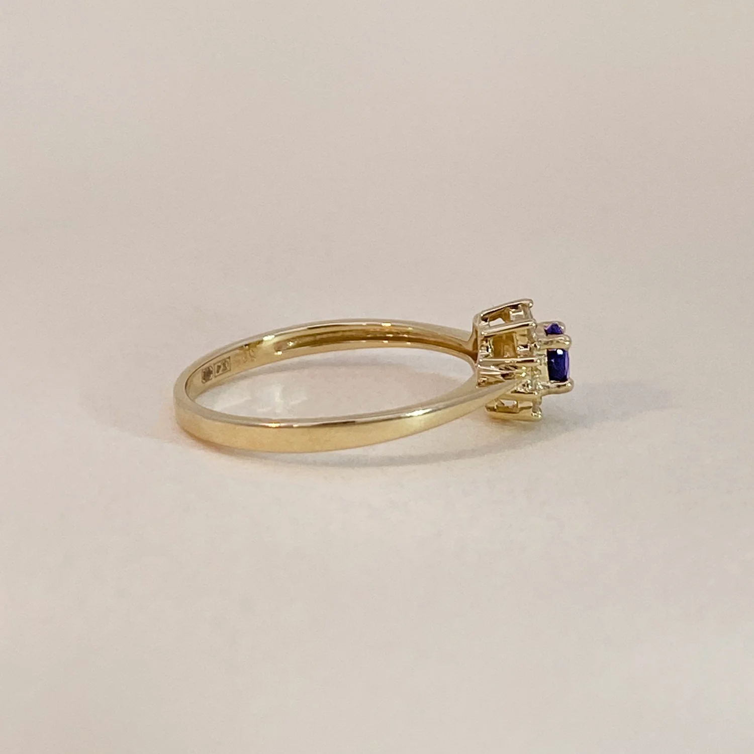 Small Lady Di Ring - Image 3