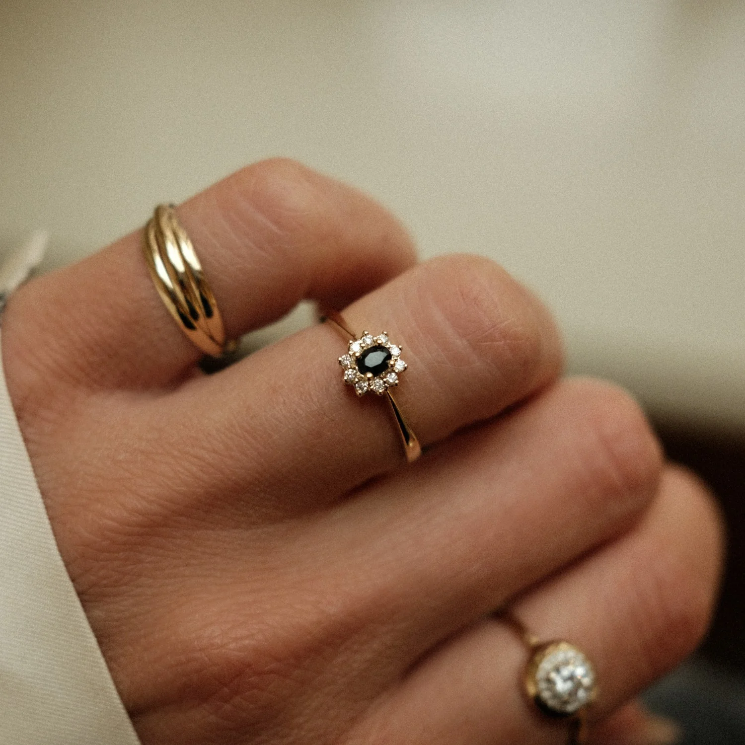 Small Lady Di Ring - Image 4