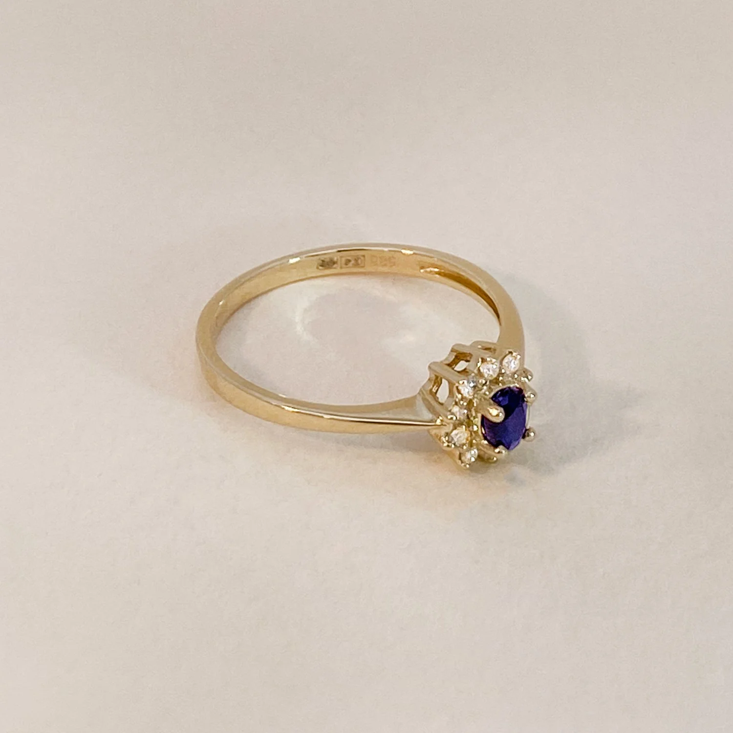 Small Lady Di Ring - Image 5