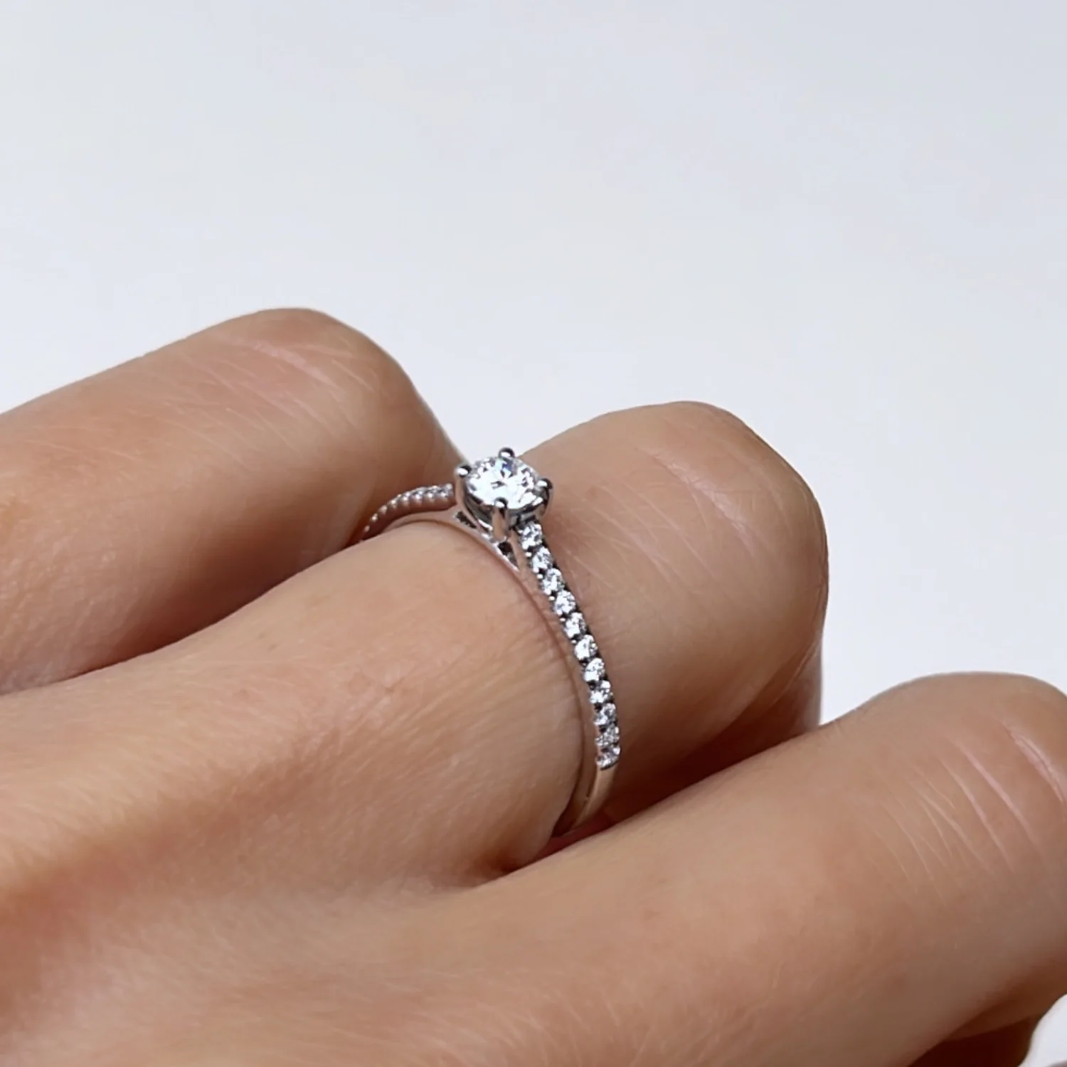 Solitaire on Diamonds Ring White Gold - Image 4