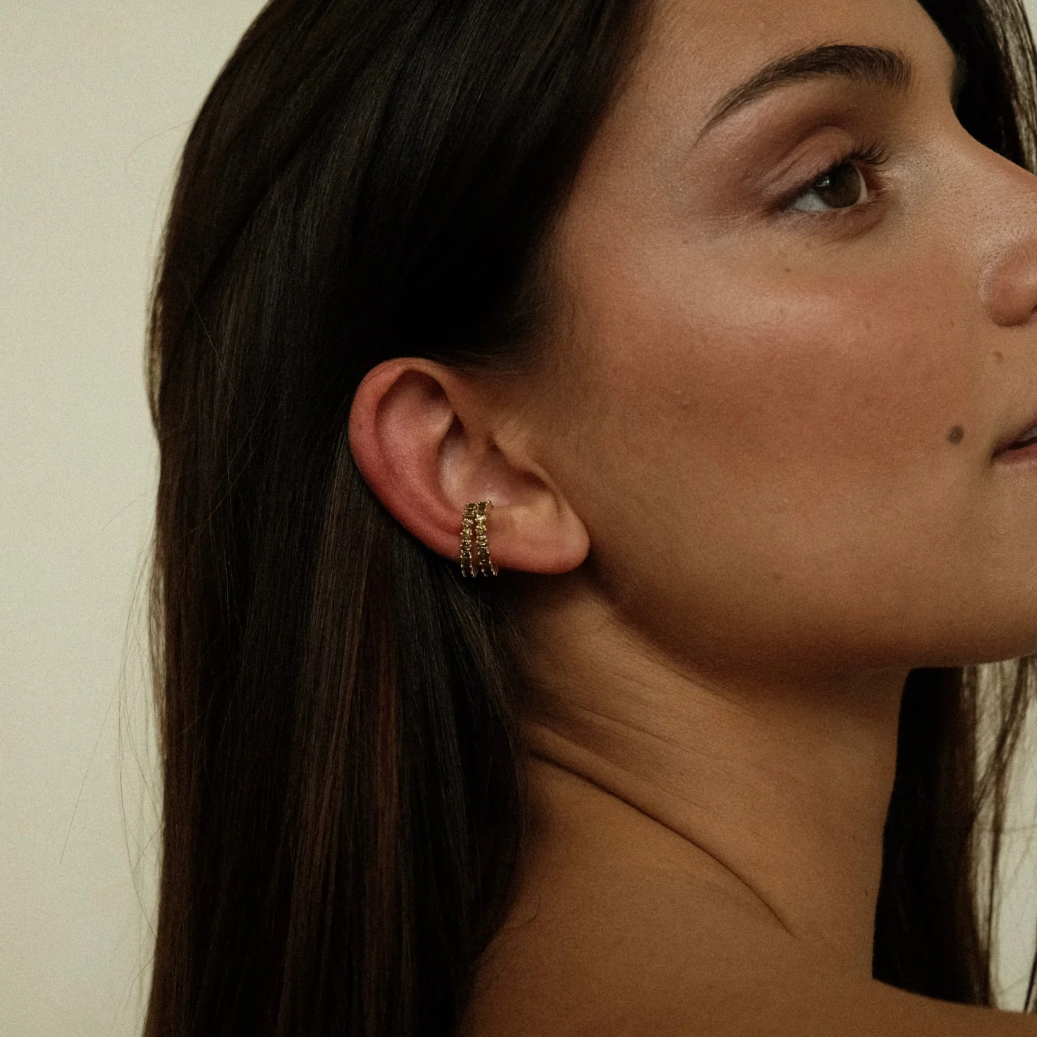 Squared Cut Ear Cuff Olive Green - Image 3