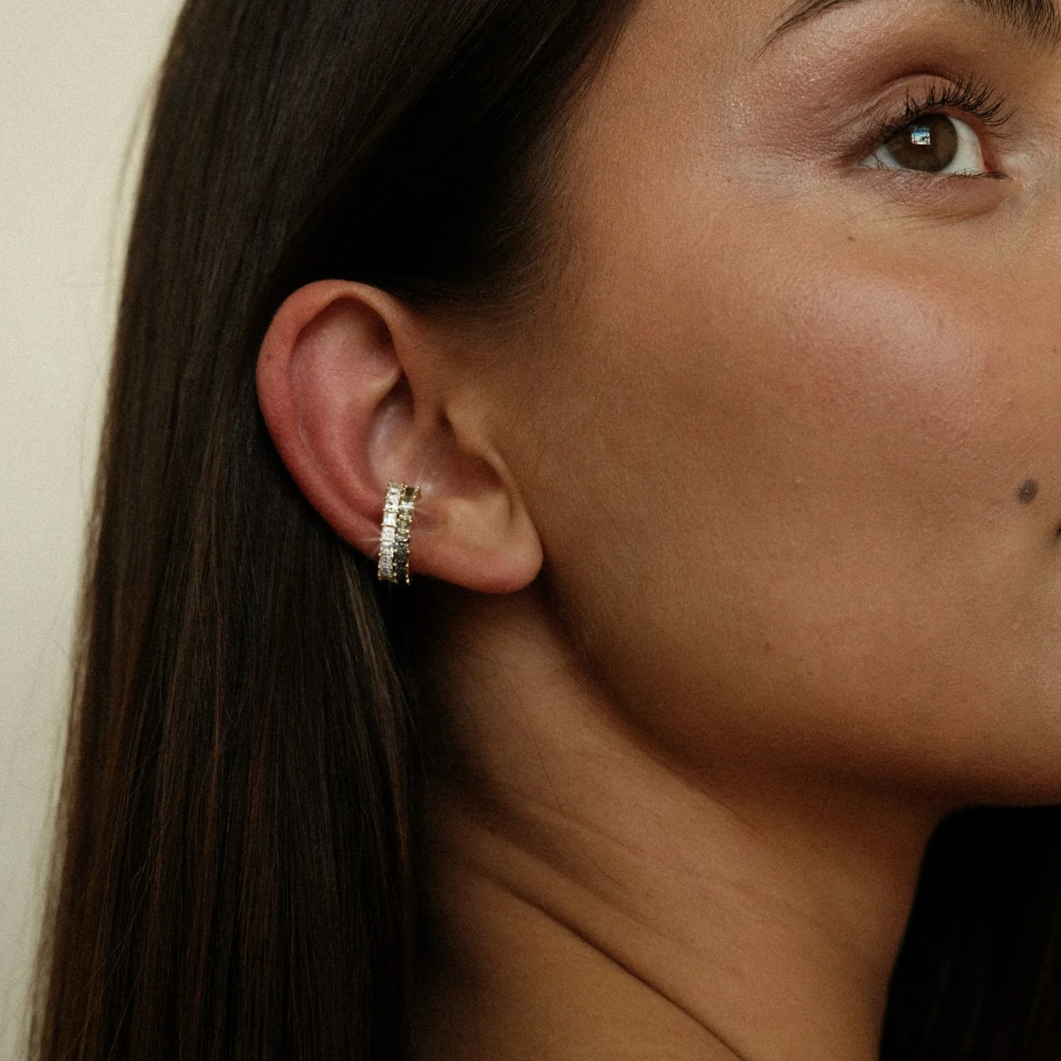 Squared Cut Ear Cuff Olive Green - Image 4