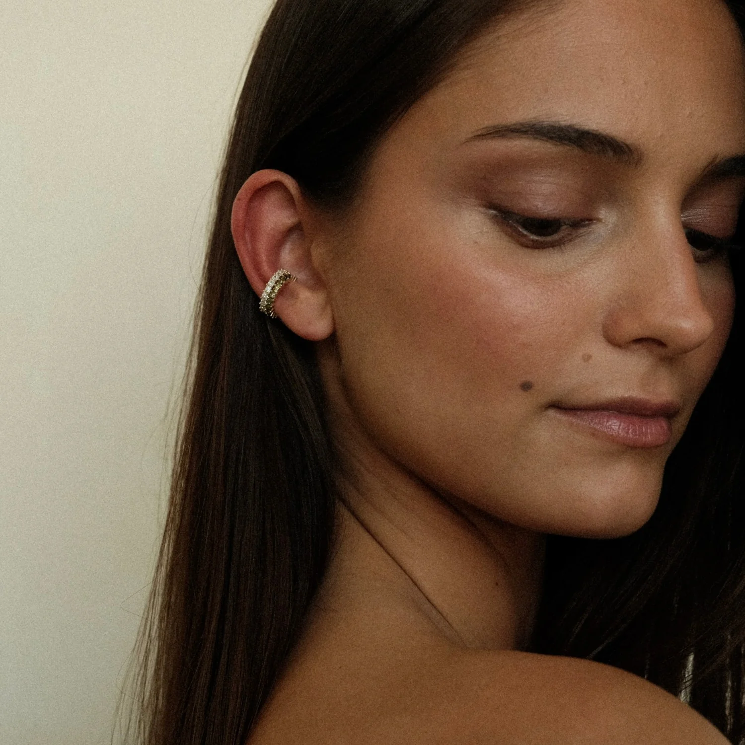 Squared Cut Ear Cuff Olive Green - Image 5