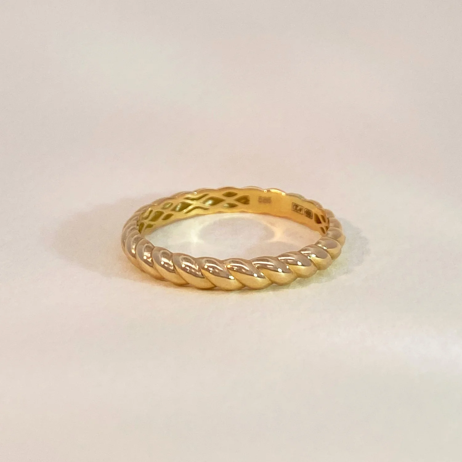Twist Ring