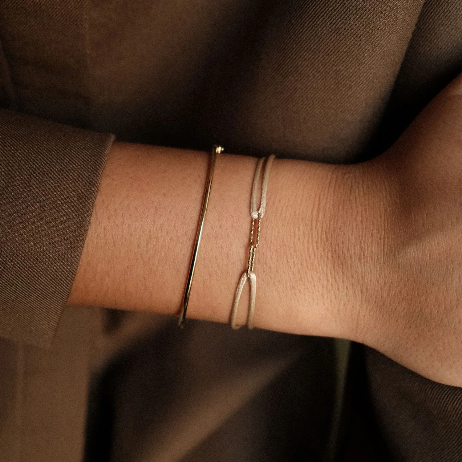 Twisted Link Satin Bracelet - Image 4