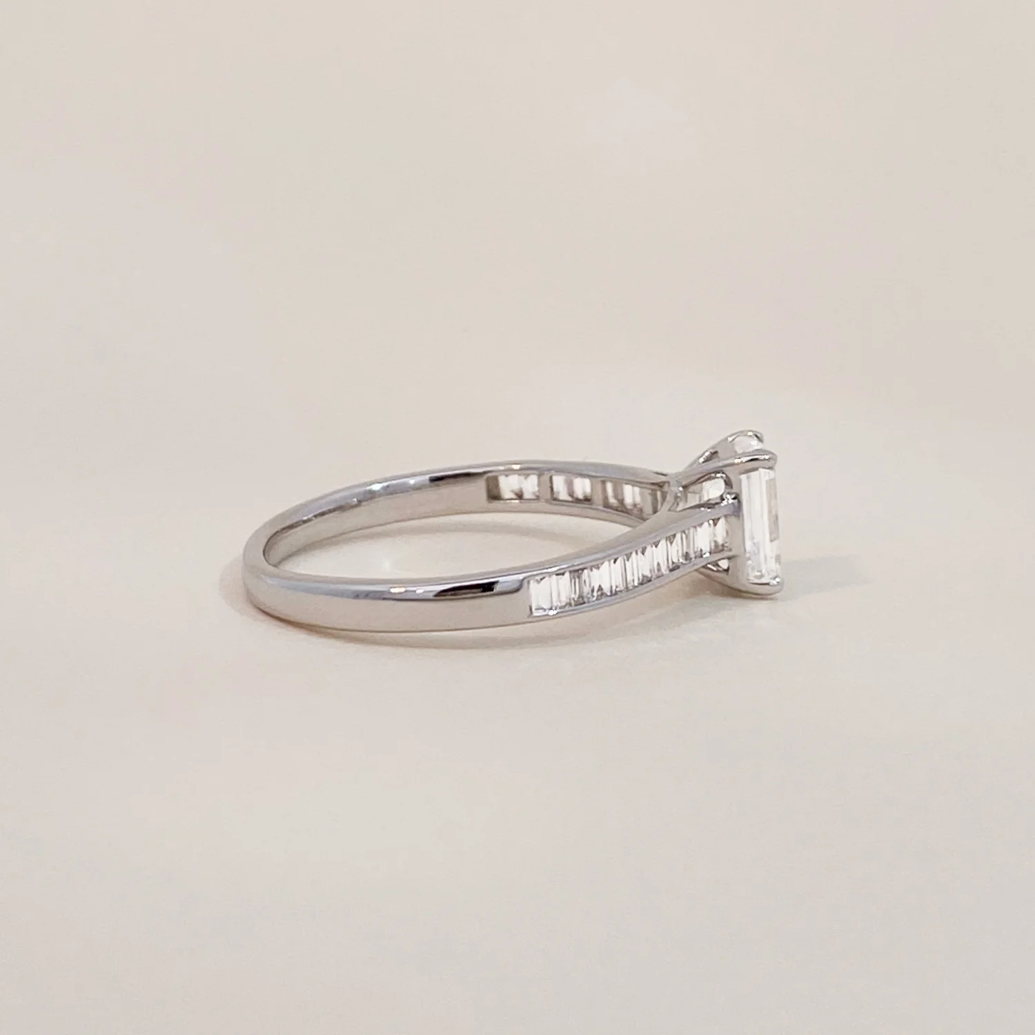 Unique Diamond Ring White Gold - Image 3